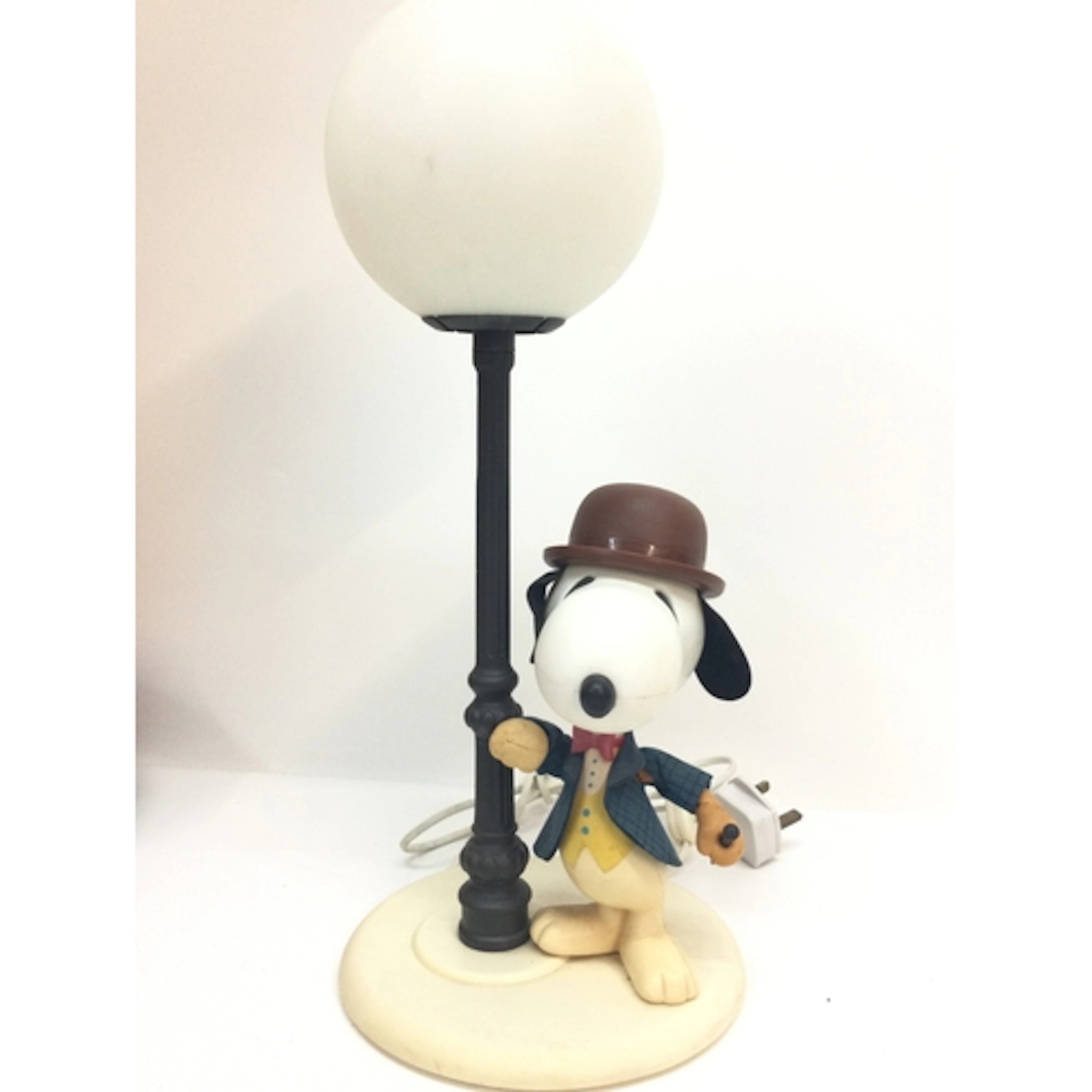 A Nuova Linea Snoopy lamp, 51cm tall