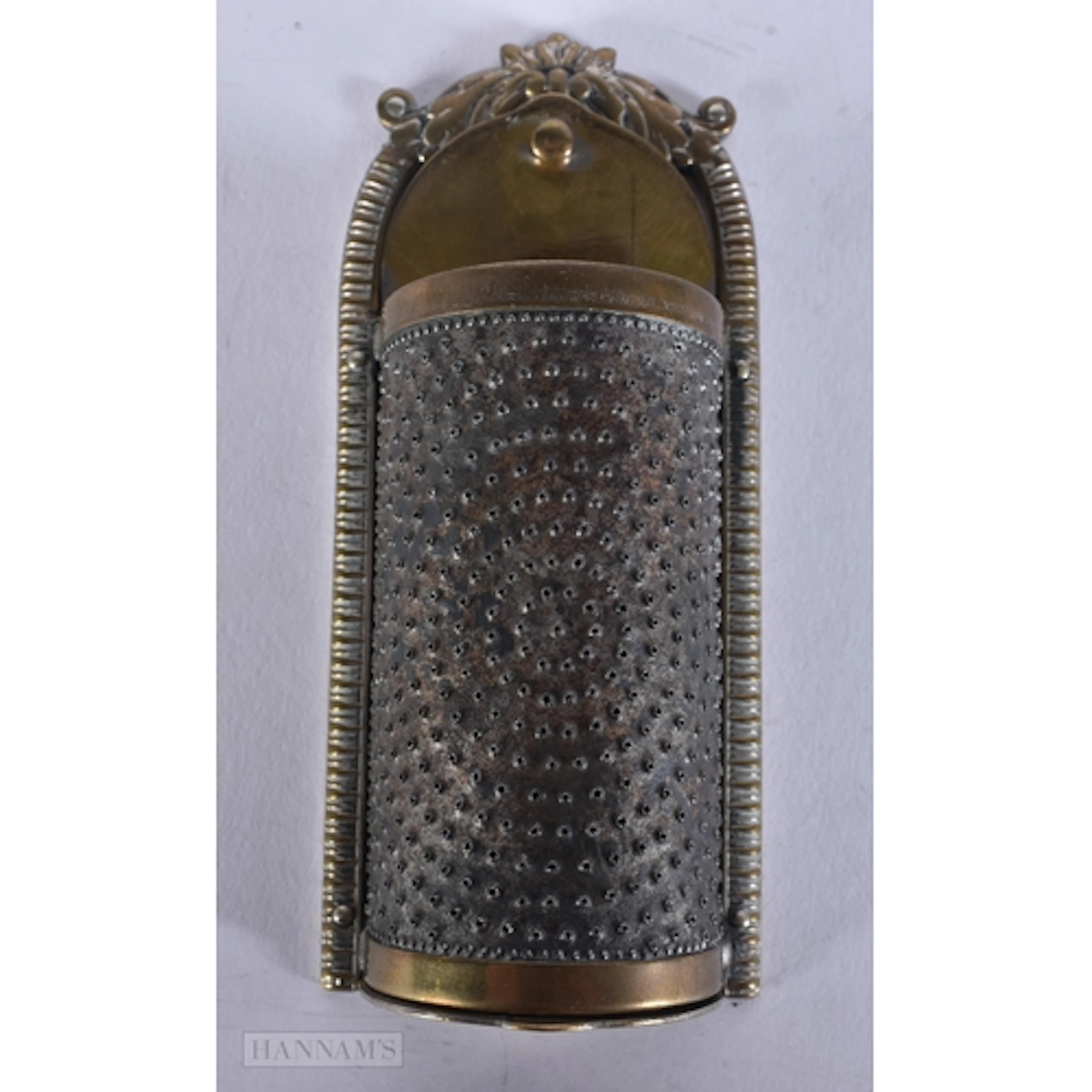 A George III NUTMEG GRATER. 10.5 cm x 4.5 cm.