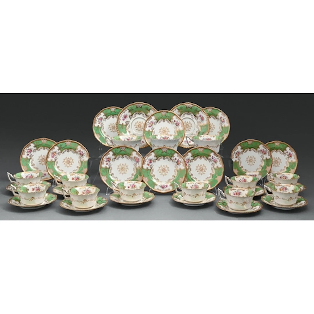 A Coalport Green Batwing pattern tea service, early 20th c, ...