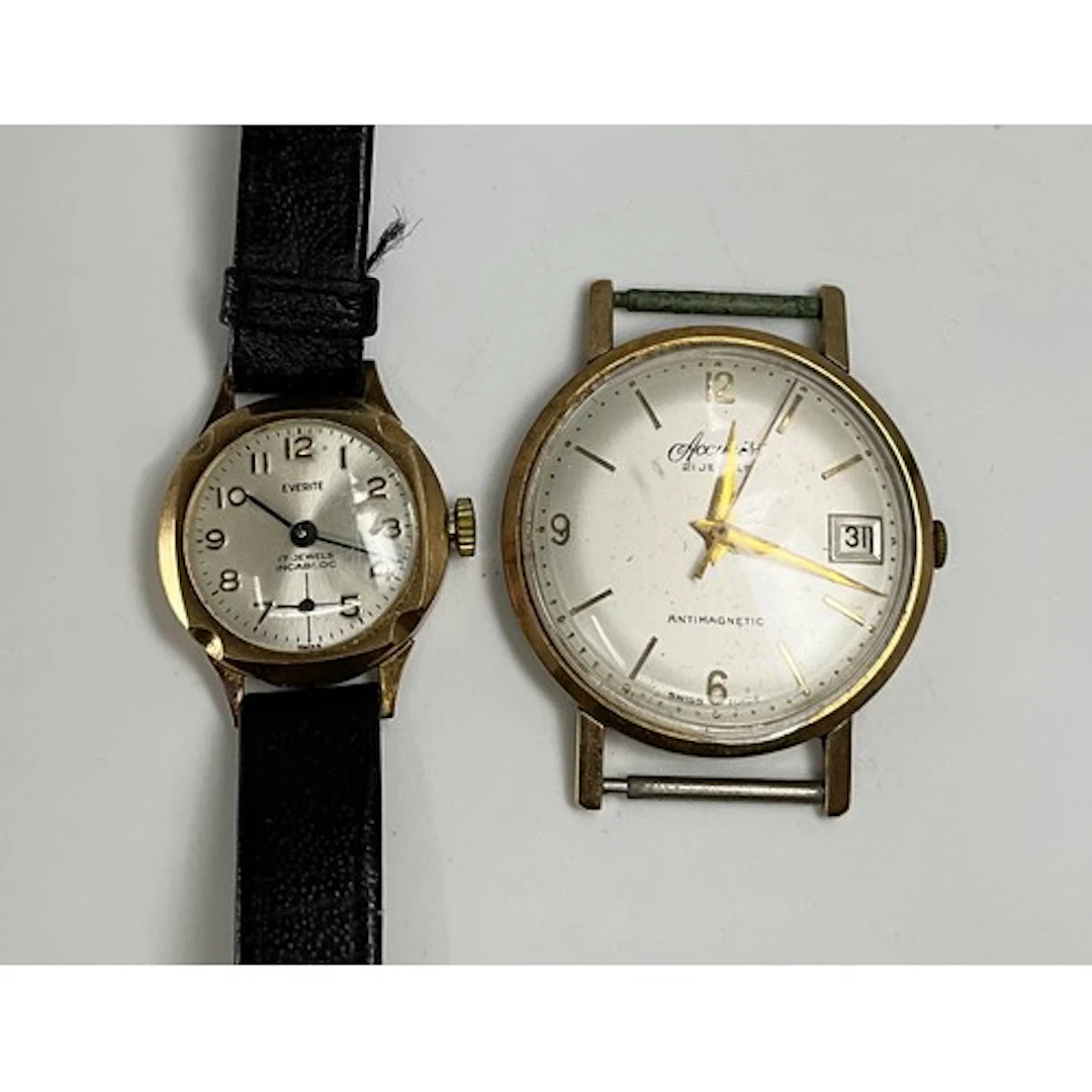An Accurist 9ct gold cased watch head, marked 375 9, Eta 21 ...
