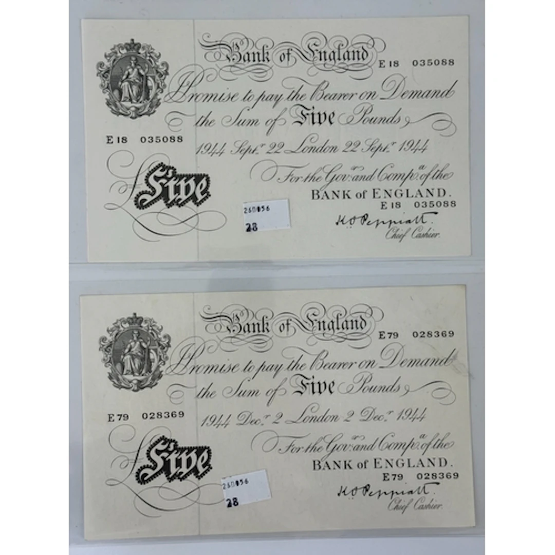 Banknotes: K O Peppiatt, £5 notes (2) London E18 035088, 22n...