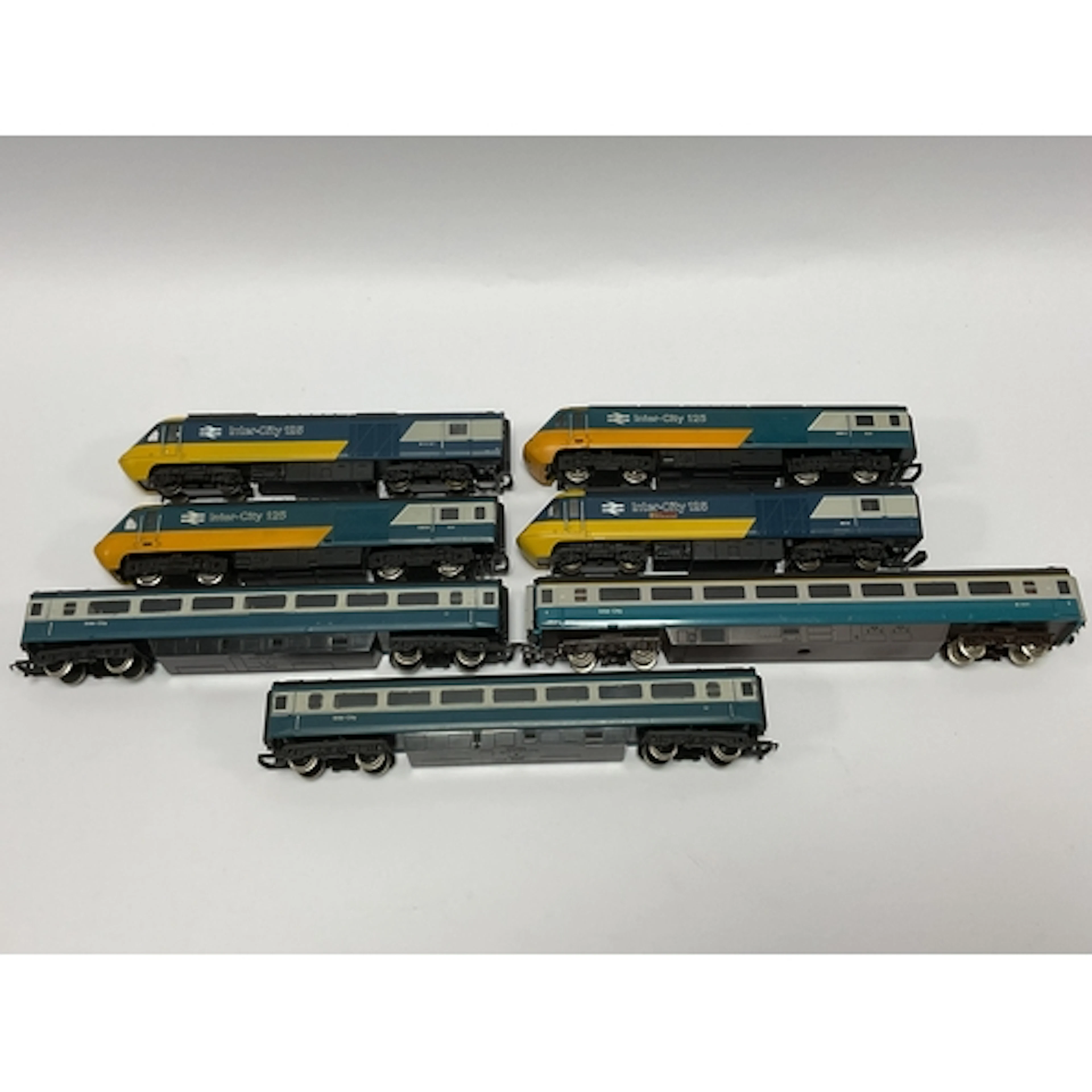 Two 00 gauge InterCity 125 High Speed Trains: a Hornby power...