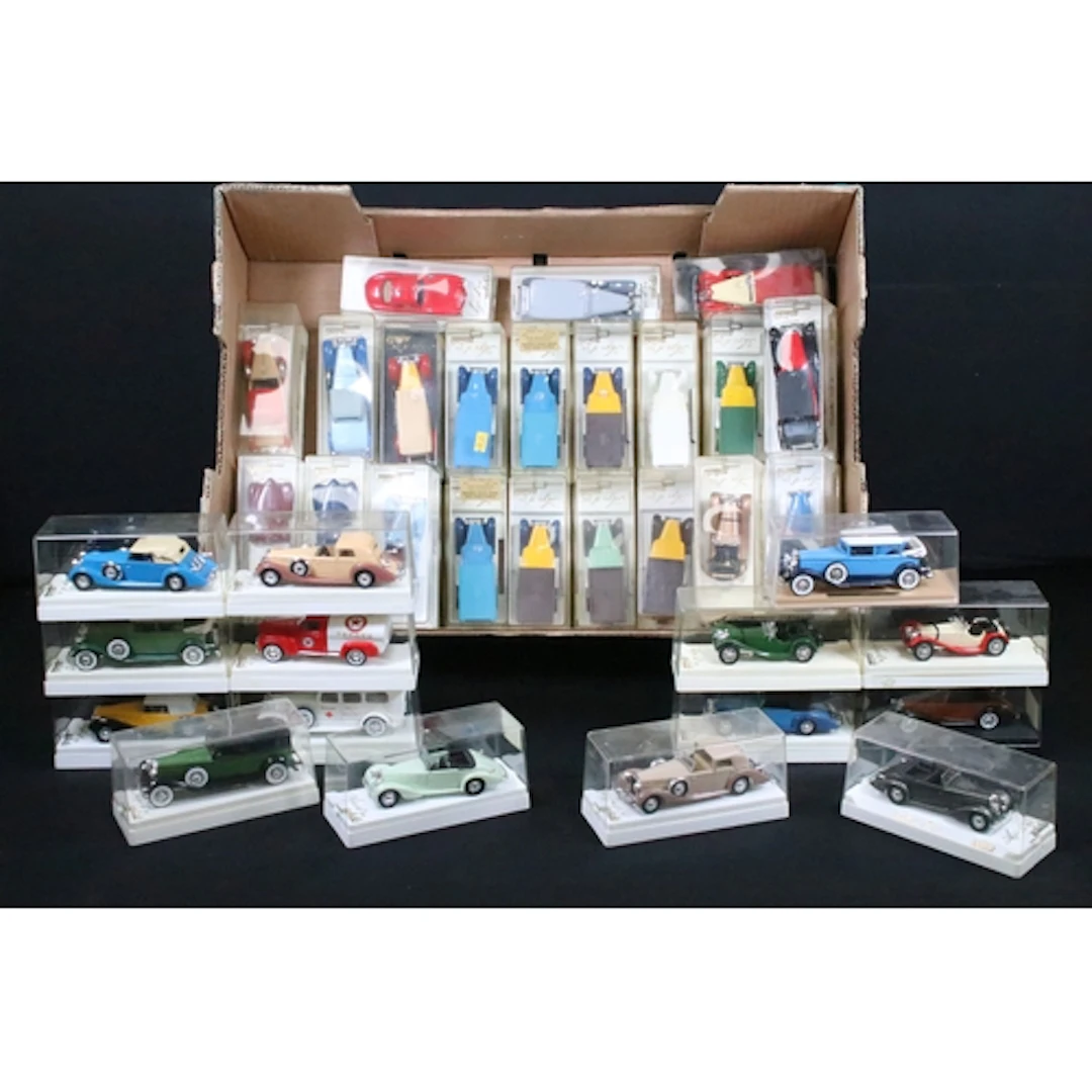 42 Cased Solido Age d'or diecast models, diecast ex, cases v...