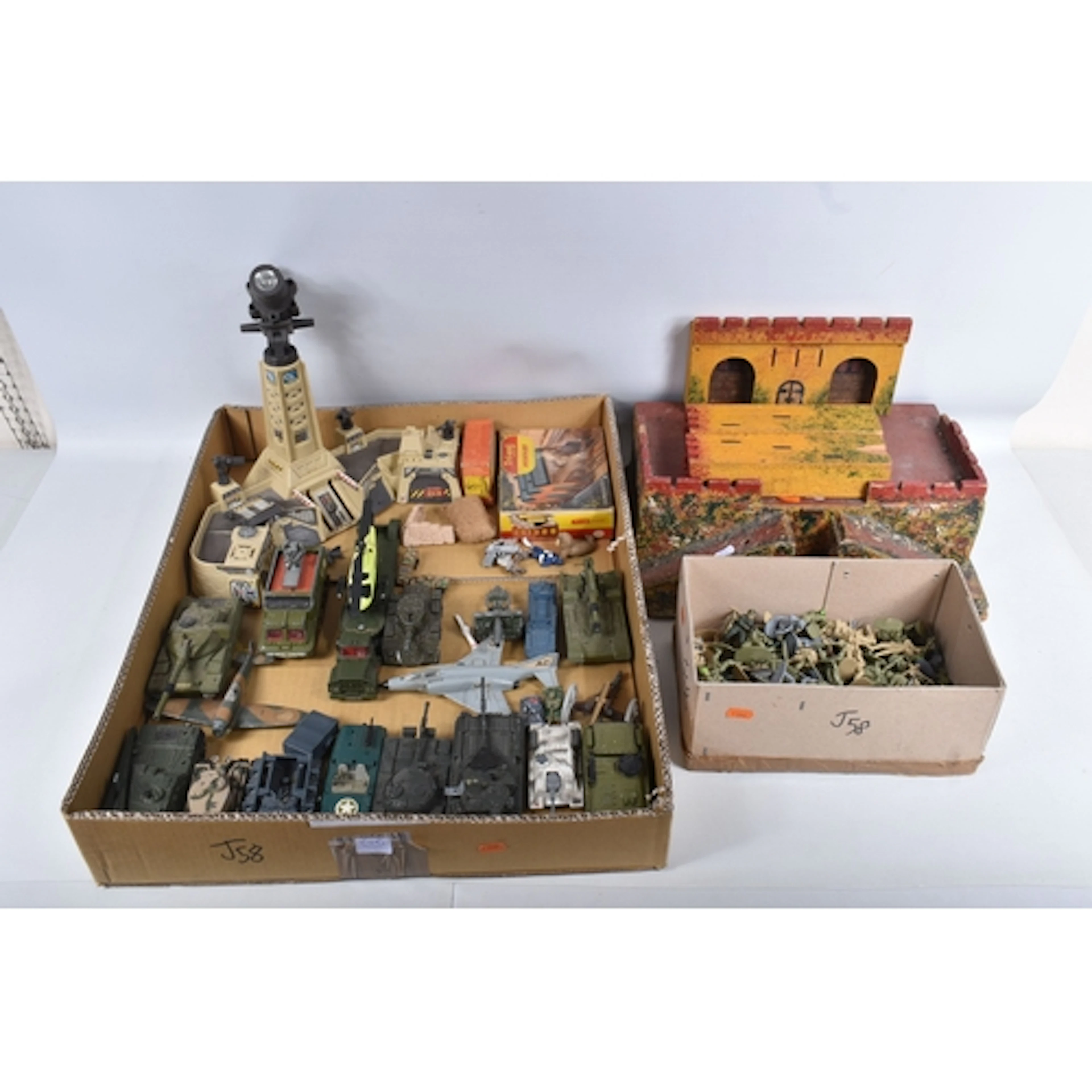 A QUANTITY OF UNBOXED ASSORTED PLAYWORN DIECAST MILITARY VEH...