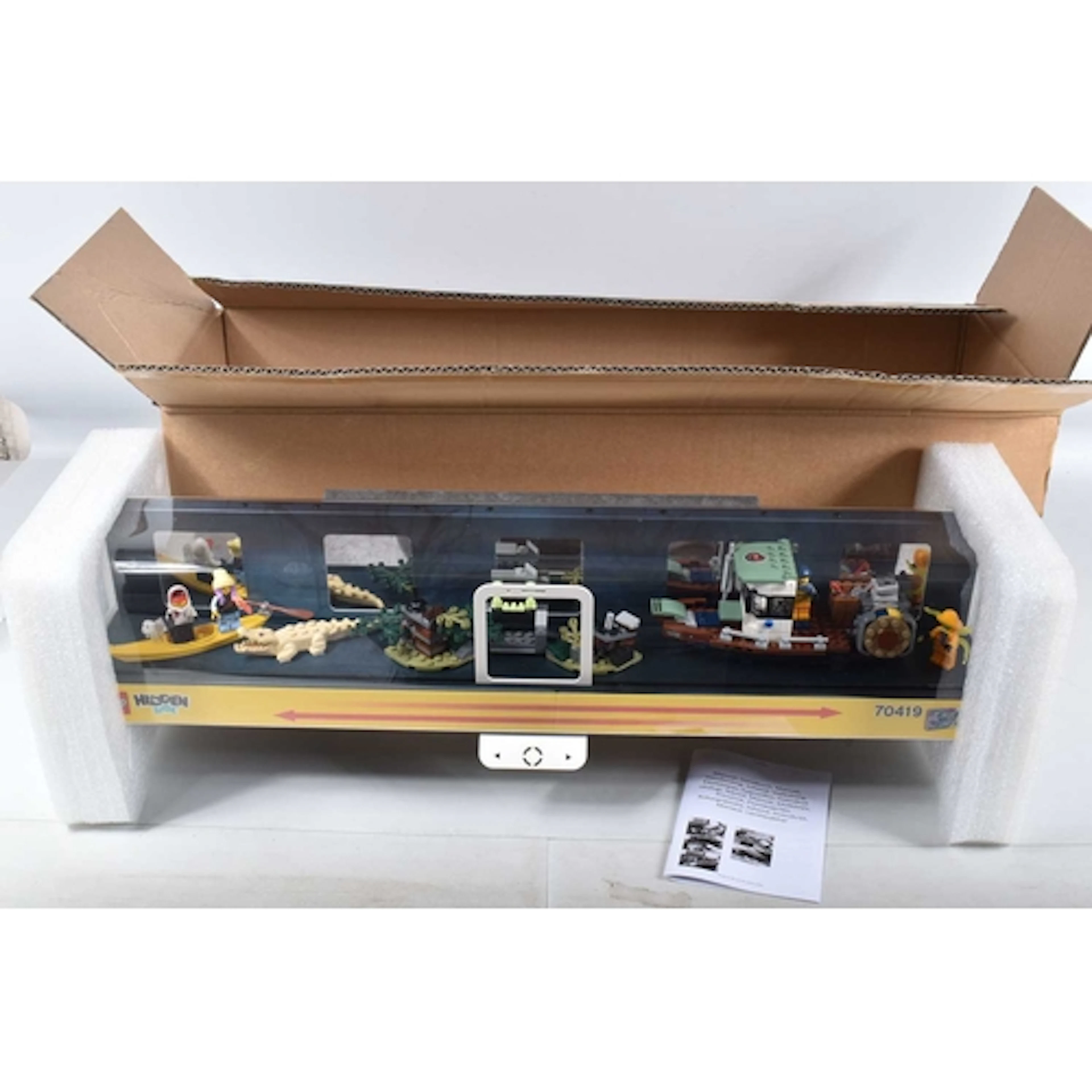 A BOXED SEALED HIDDEN SIDE LEGO RETAIL DISPLAY SET, featurin...