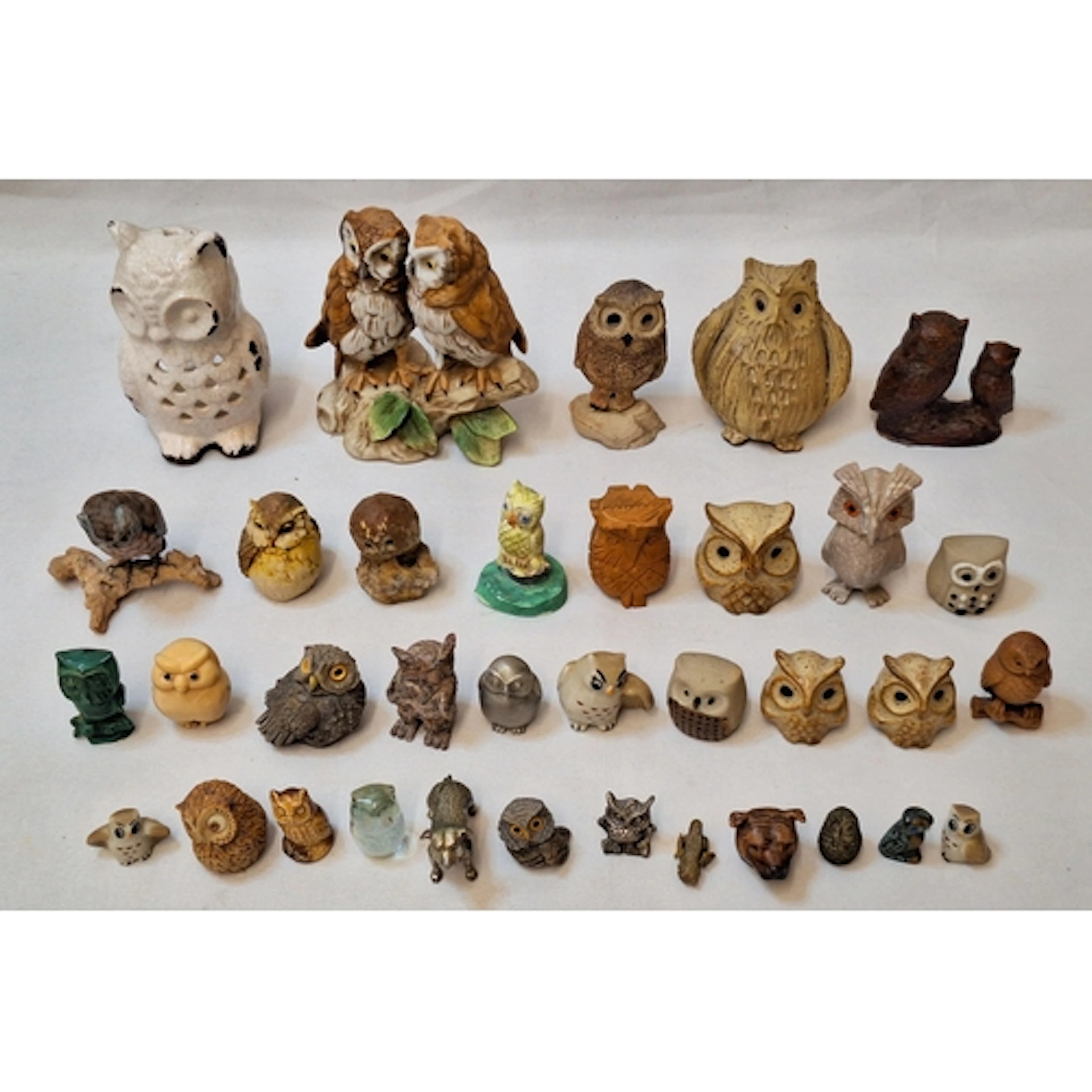 Owl Figurines incl. miniature green malachite & other stones...