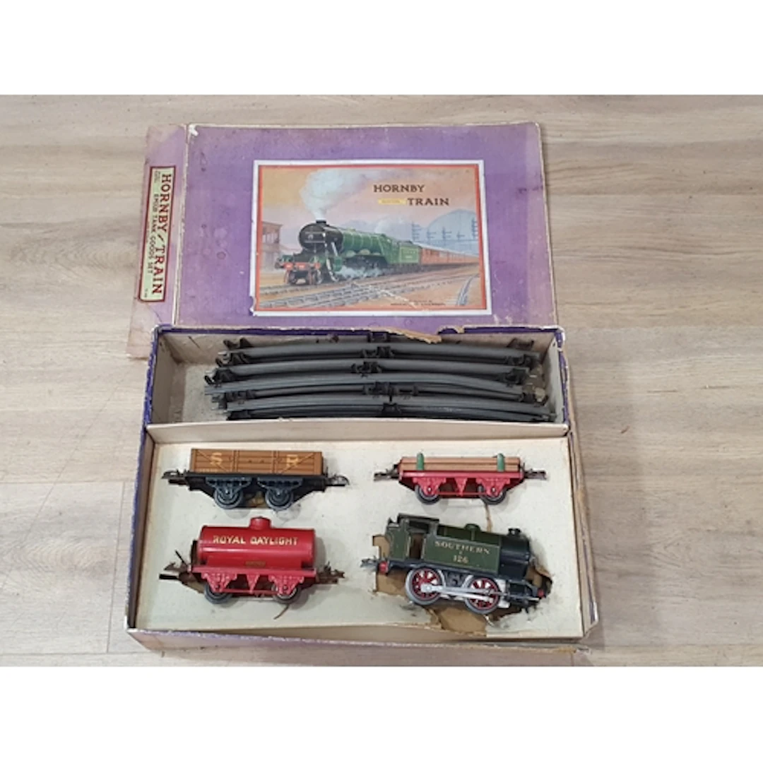 A boxed Hornby 0 gauge EM320 SR 0-4-0T Goods Set, contents V...
