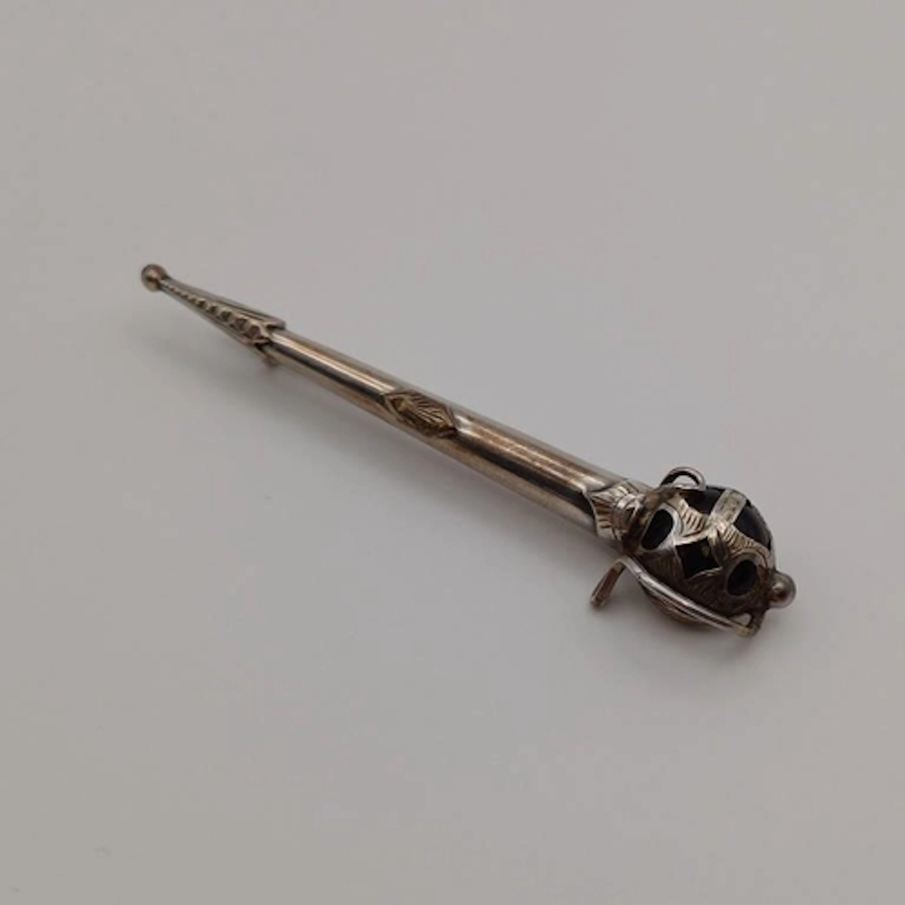 STERLING SILVER CLAYMORE KILT PIN