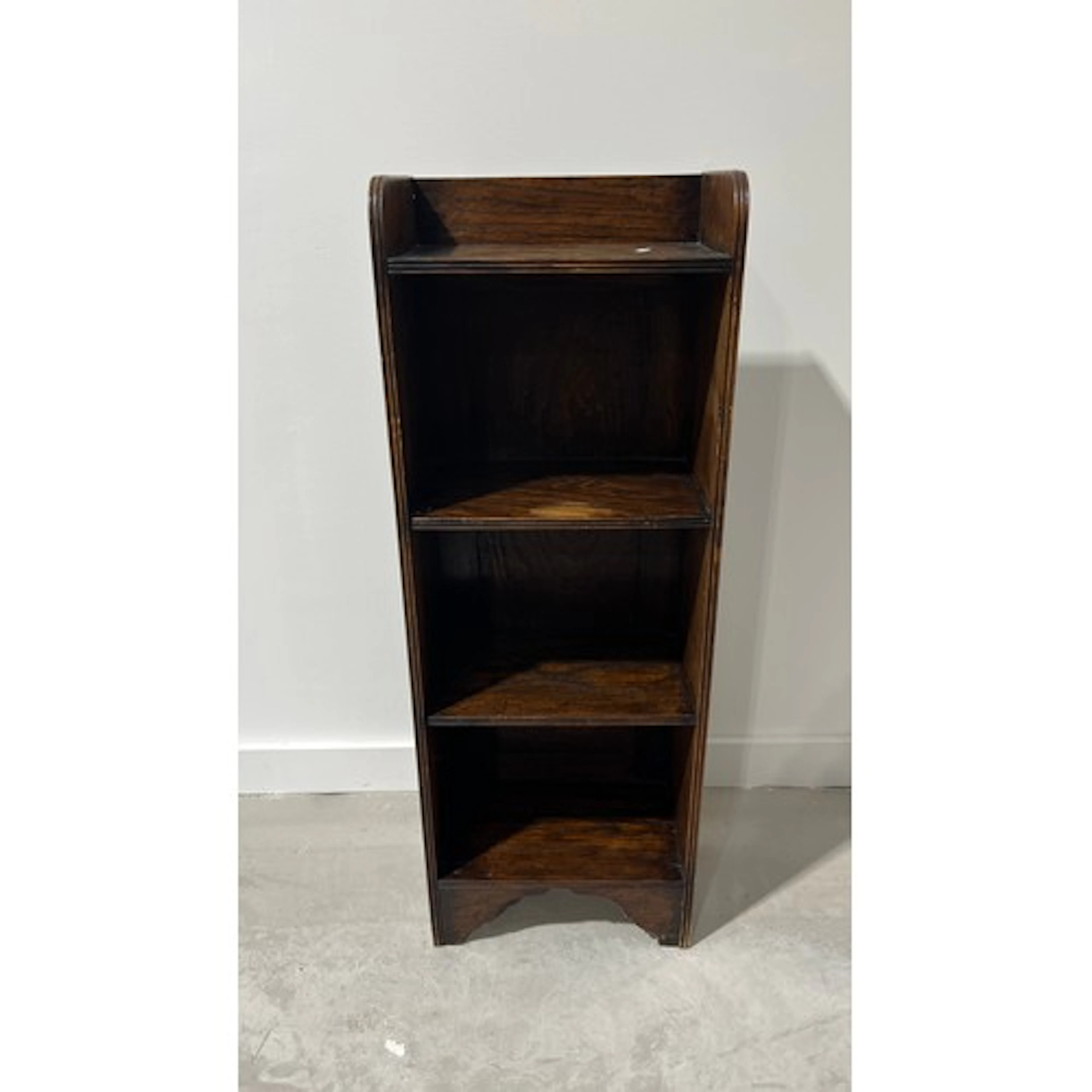 Oak finished open shelves, three quarter gallery, 36cm x 100...