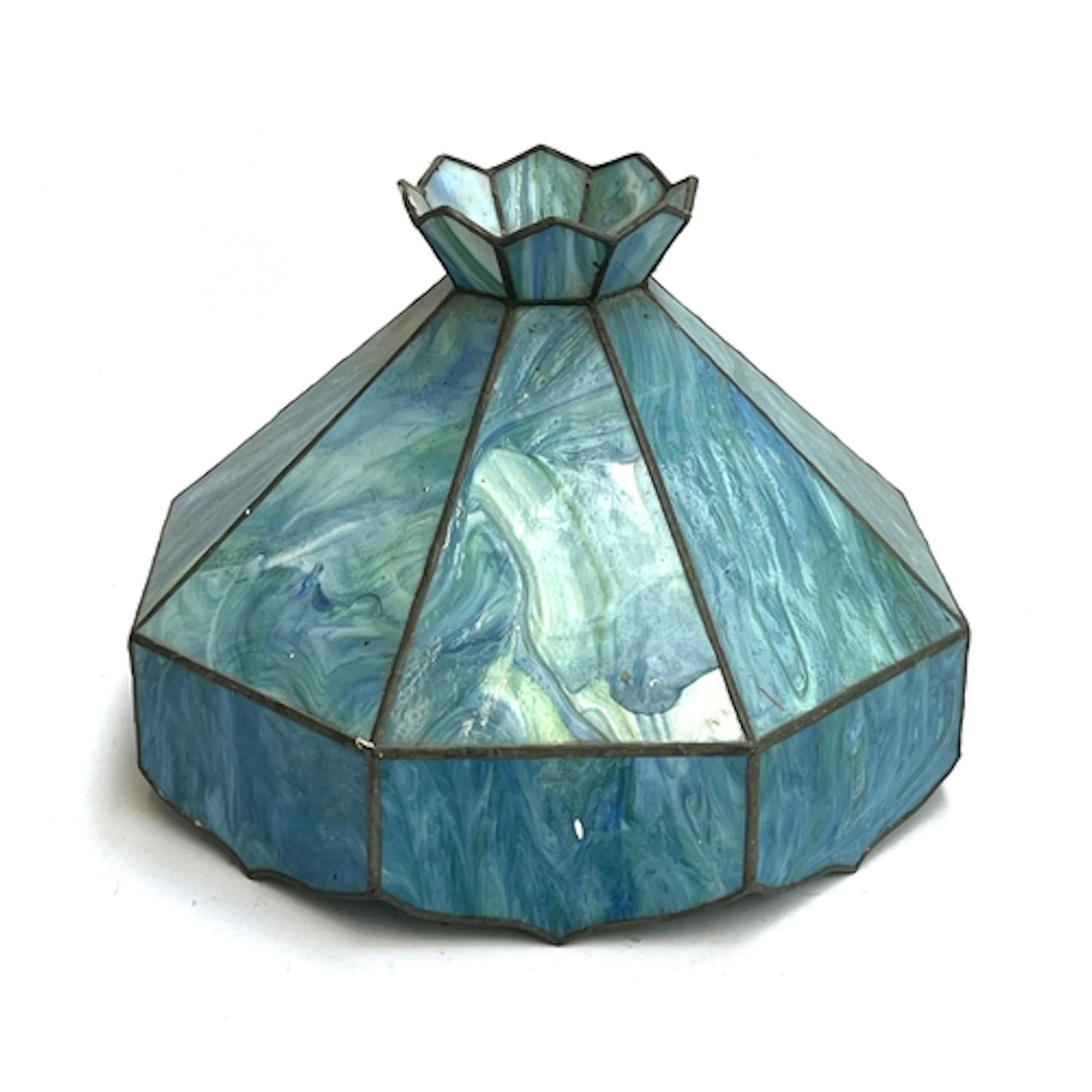 A large vintage Tiffany style octagonal pendant light shade,...