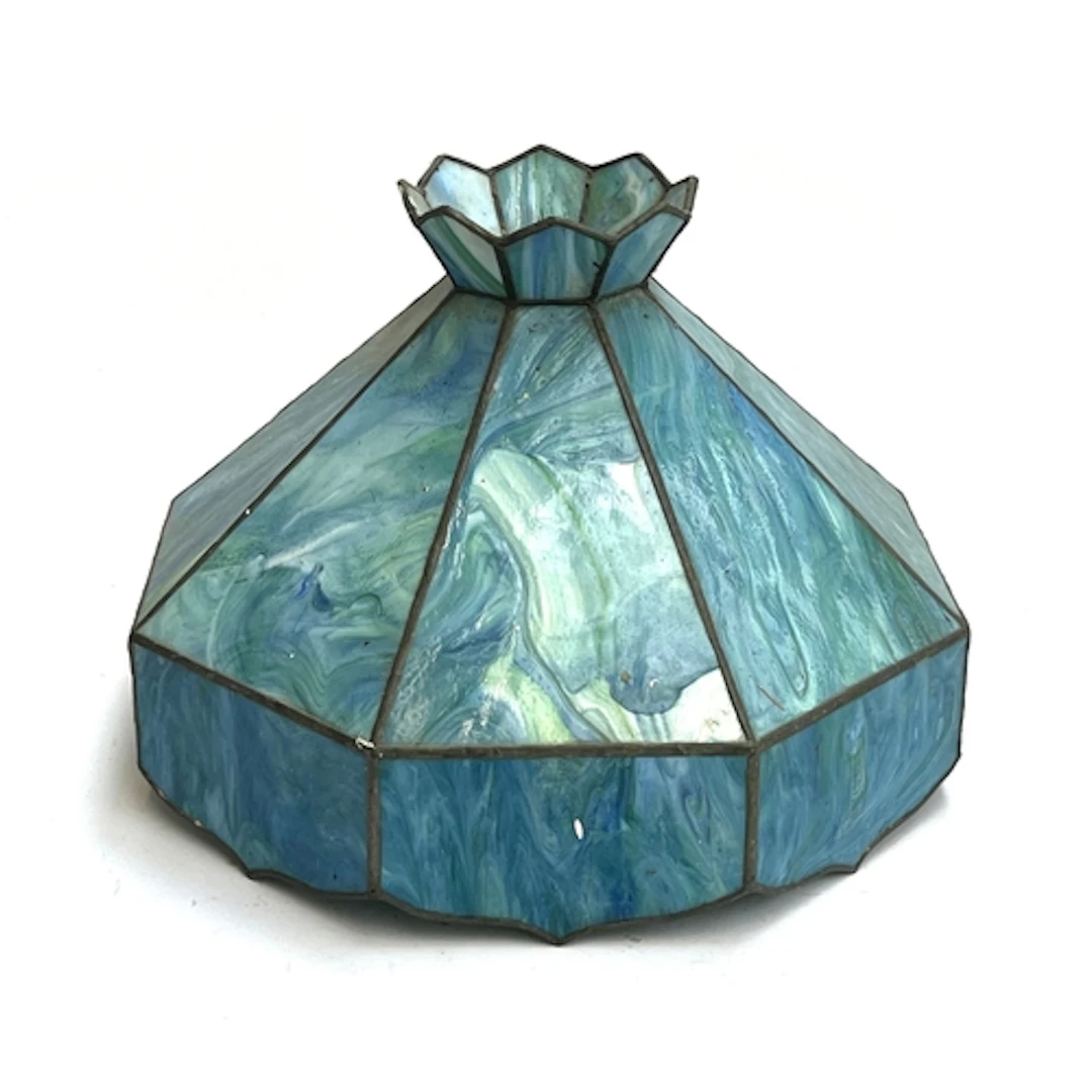 A large vintage Tiffany style octagonal pendant light shade,...