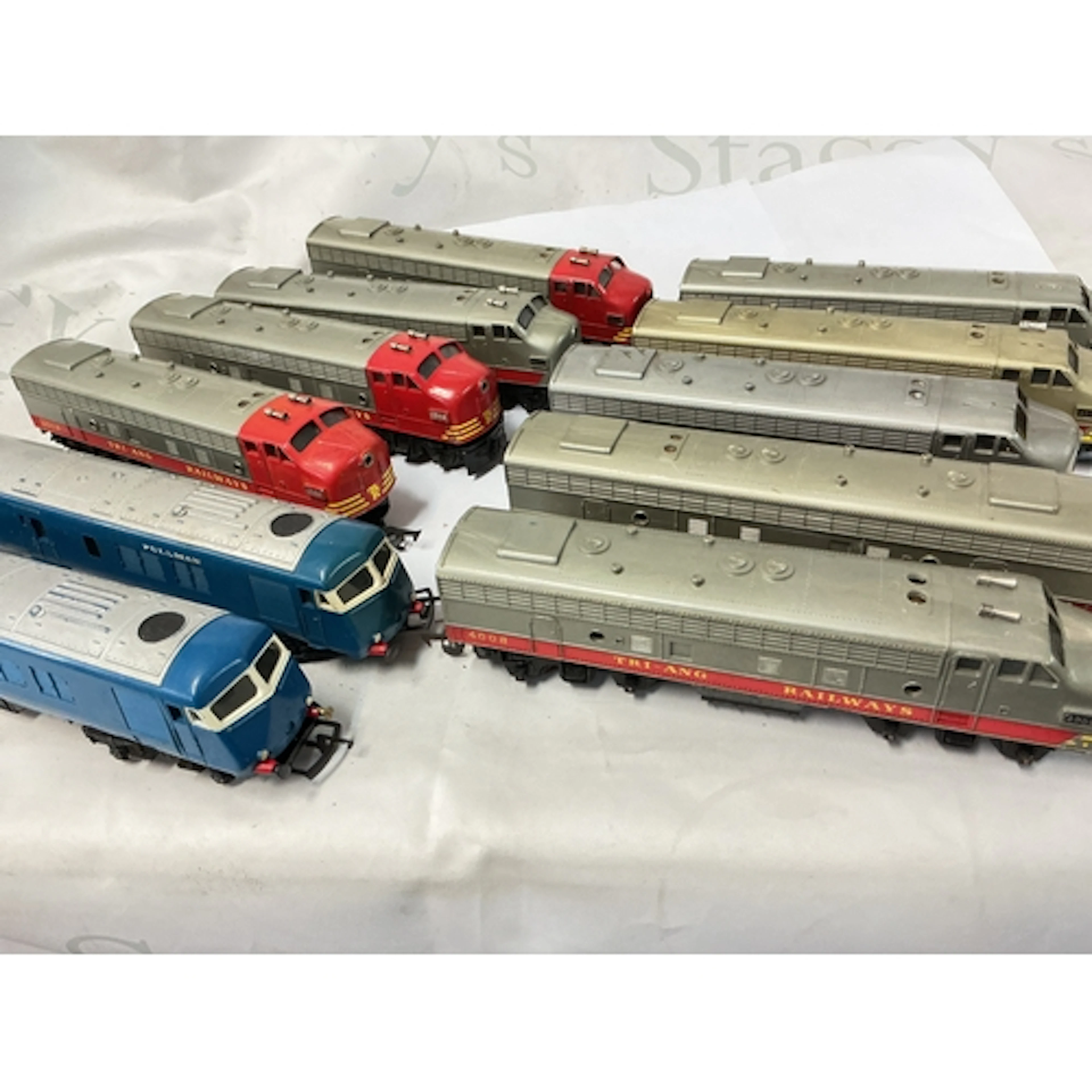 5 00 Gauge Locomotives With Dummy’s By Tri-Ang. No Res...