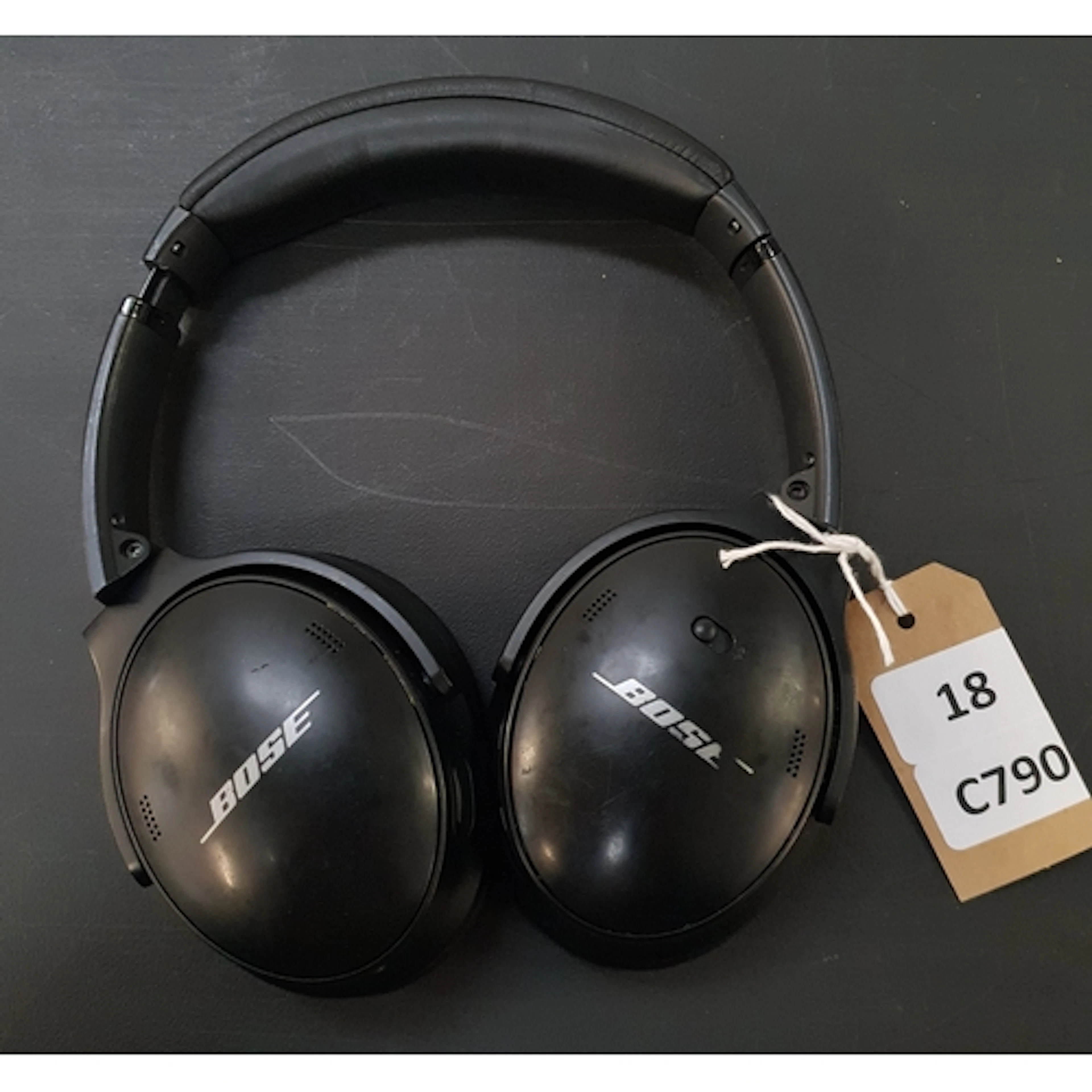 PAIR OF BOSE HEADPHONES model 437310