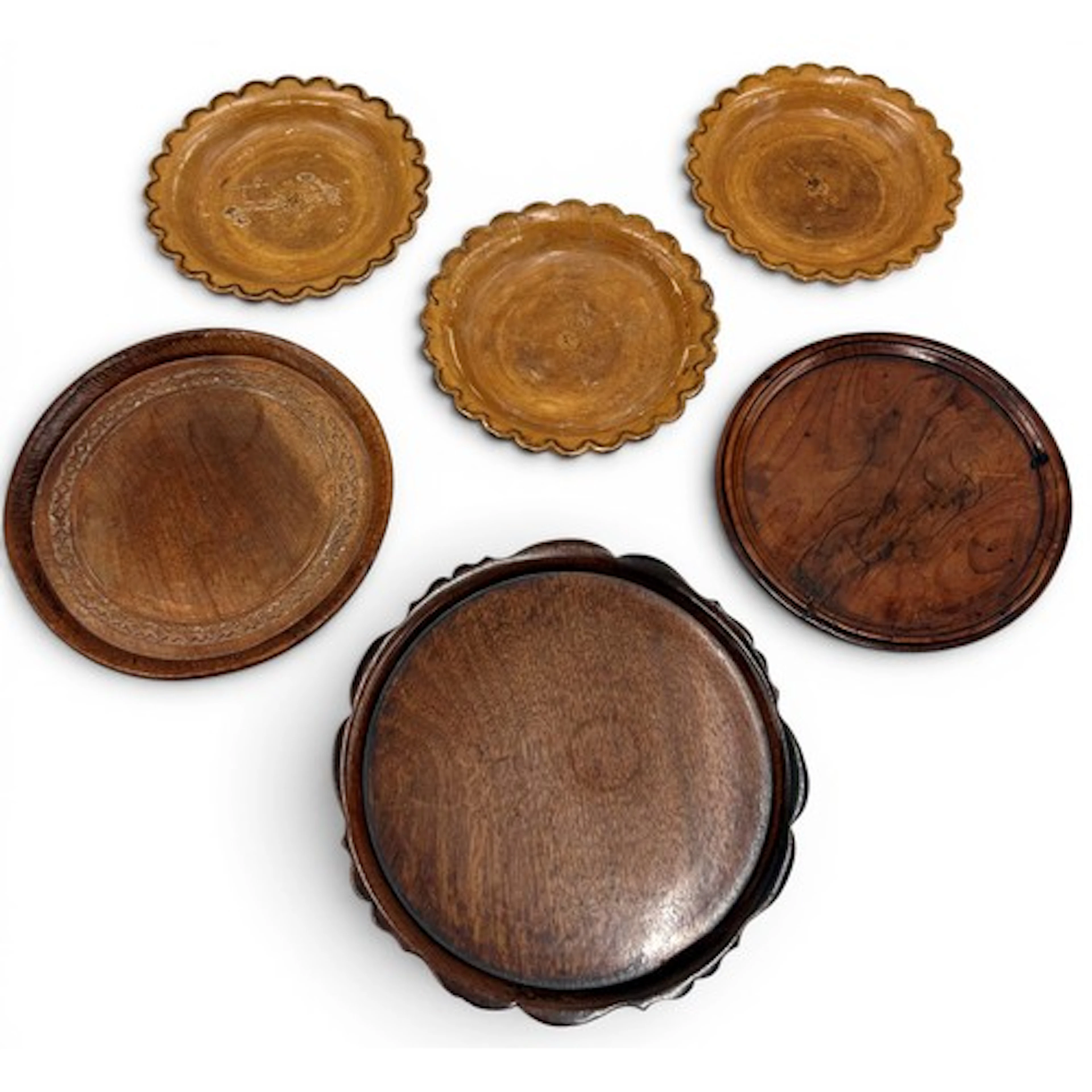 A George III burr elm wine glass tray, 18cm diameter, a Geor...