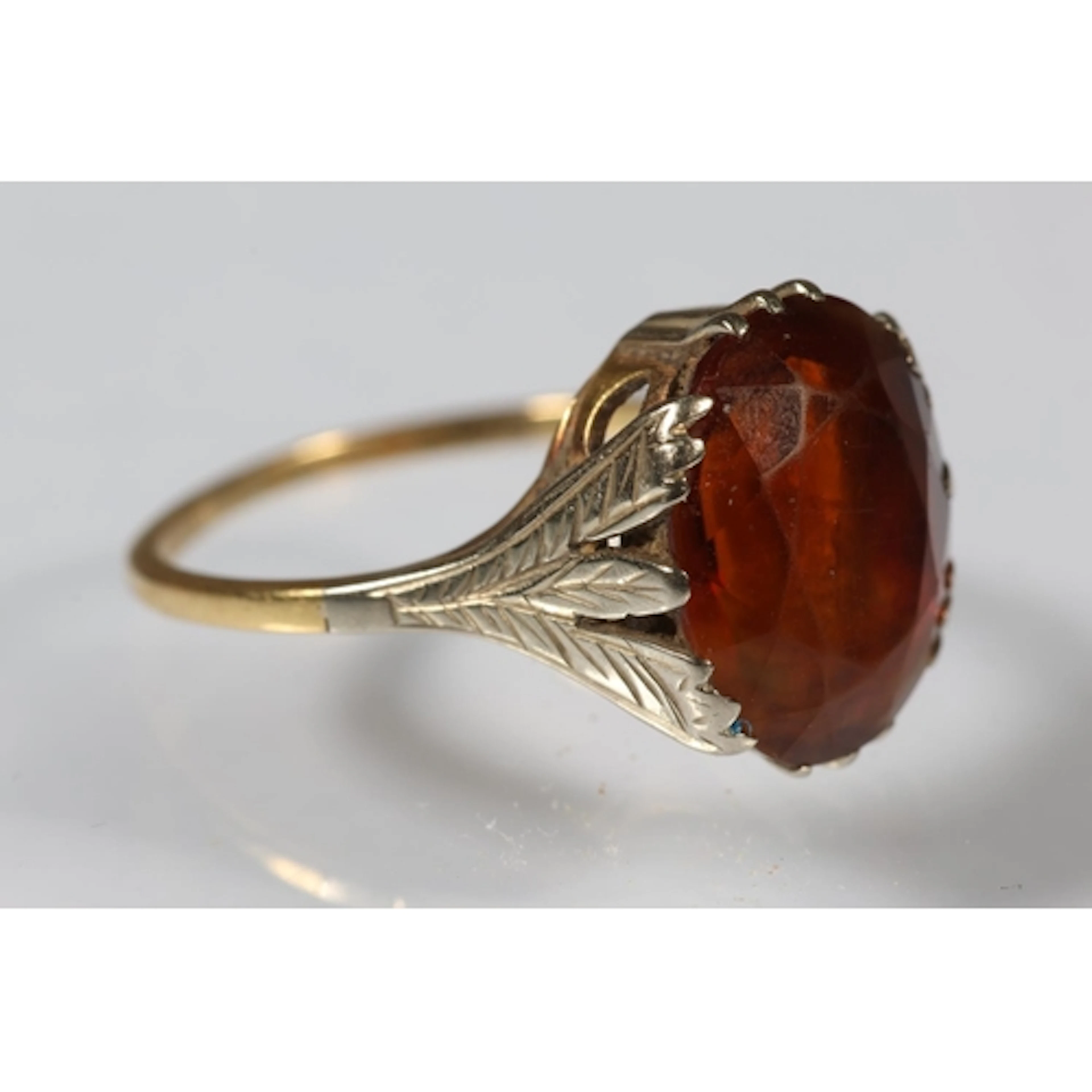 18ct gold faceted orange stone dress ring, size K, 3.1g gros...