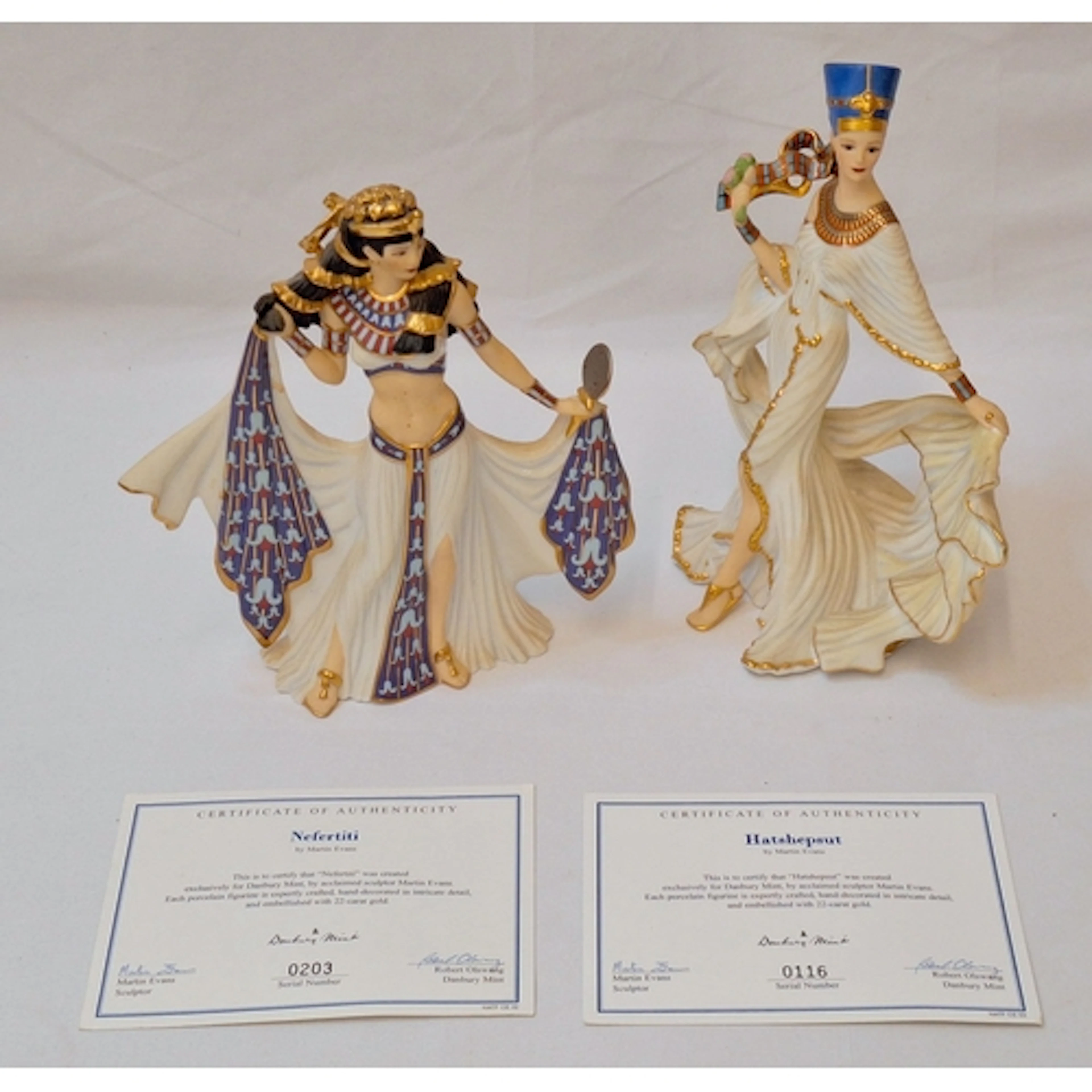 2 Danbury Mint Figurines incl. Nefertiti no. 0203 & Hatsheps...