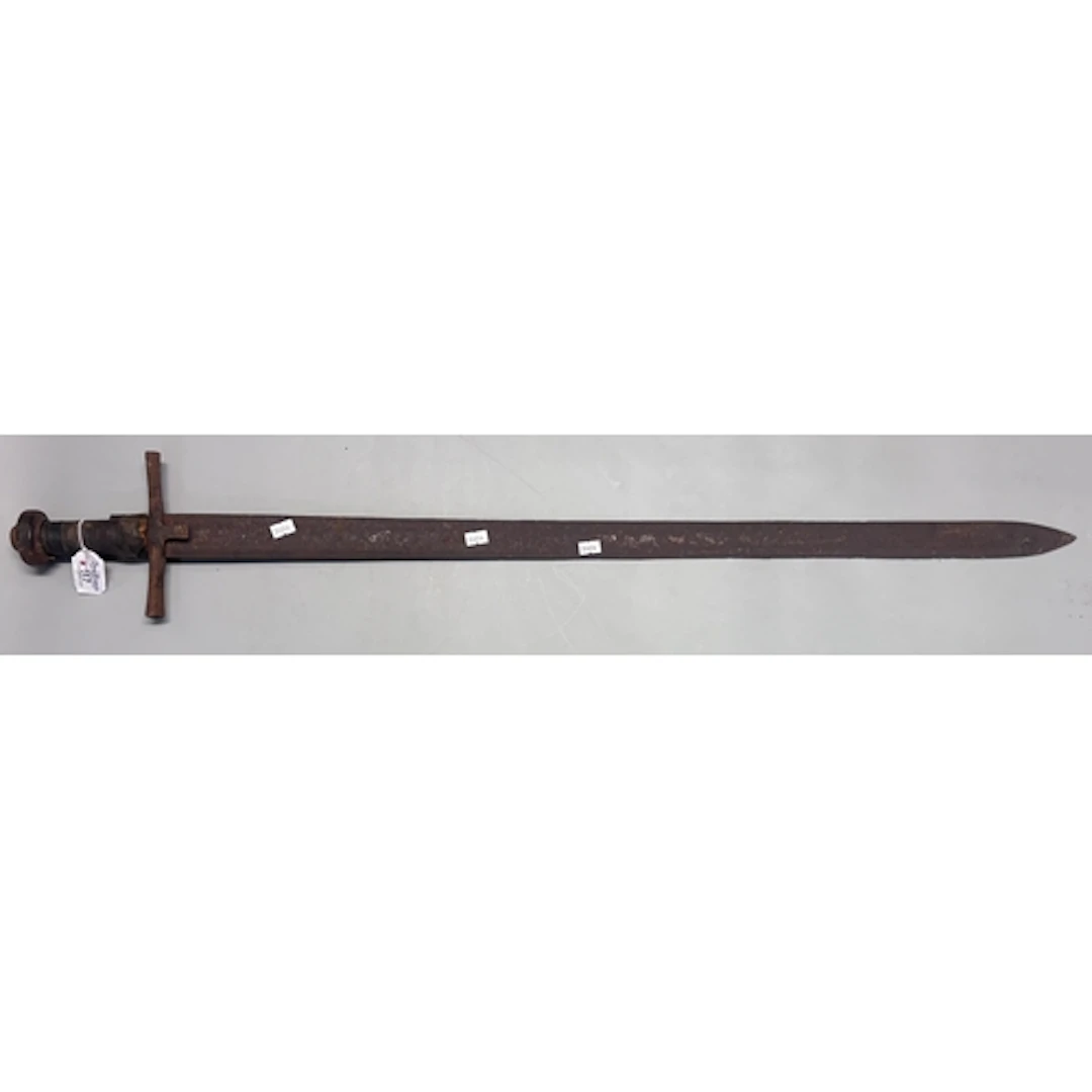 Sudanese Kaskara sword, lacking scabbard, in relic condition...