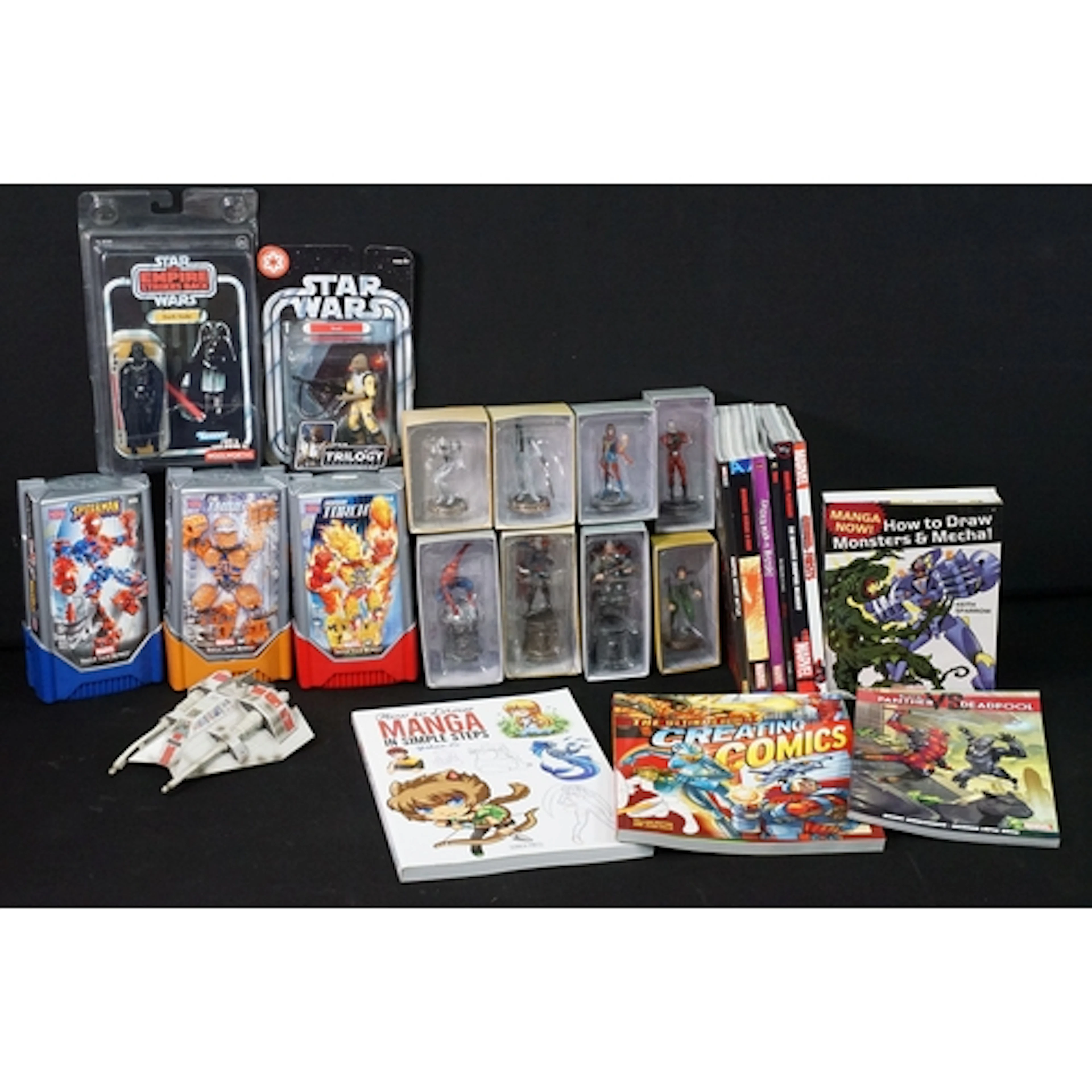 Collection of Marvel / Star Wars / Comic related items to in...