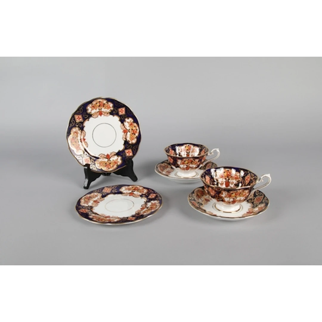 Royal Albert 'Heirloom' patterned part tea service.