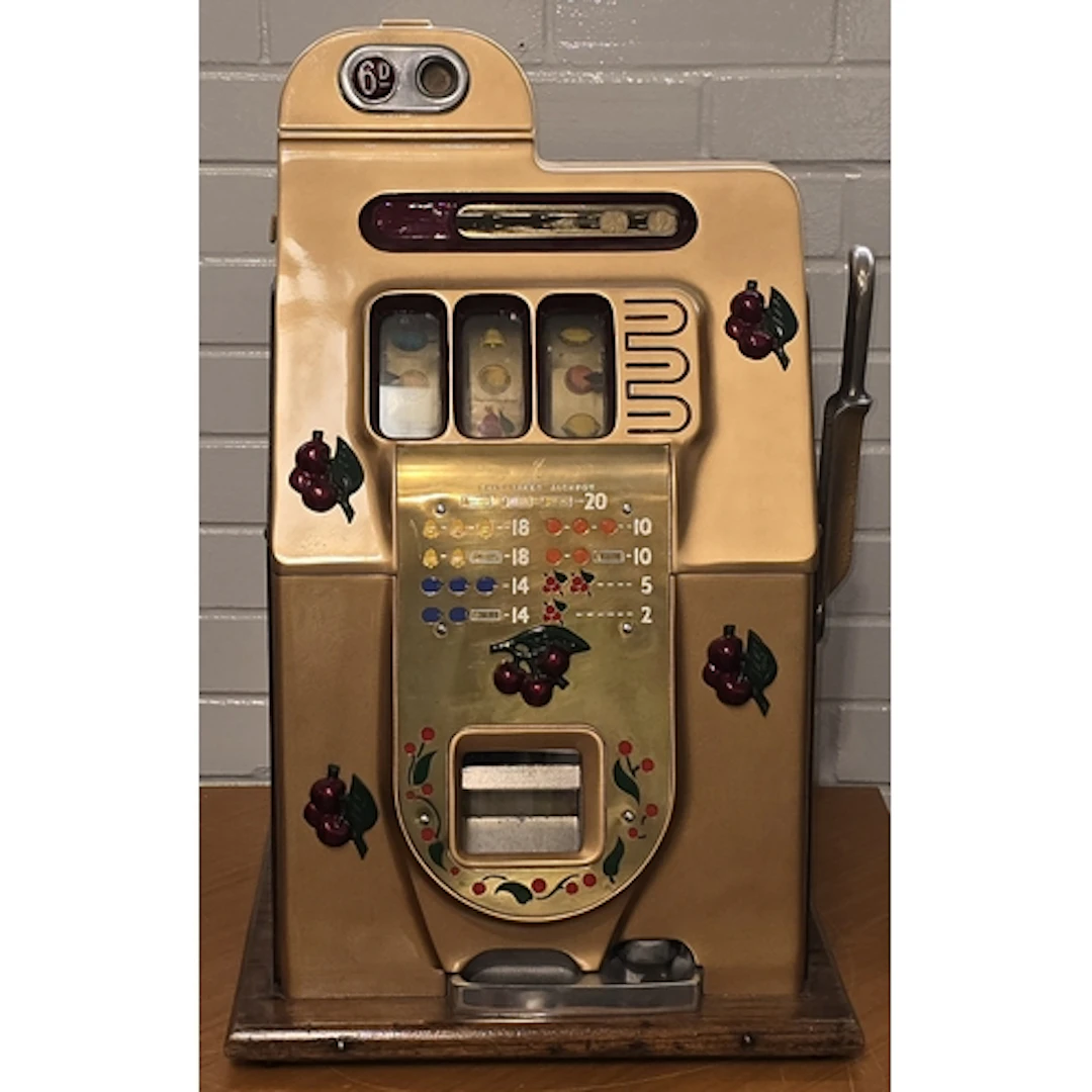 Vintage Mills Black Beauty arcade slot machine. Works on 6D....