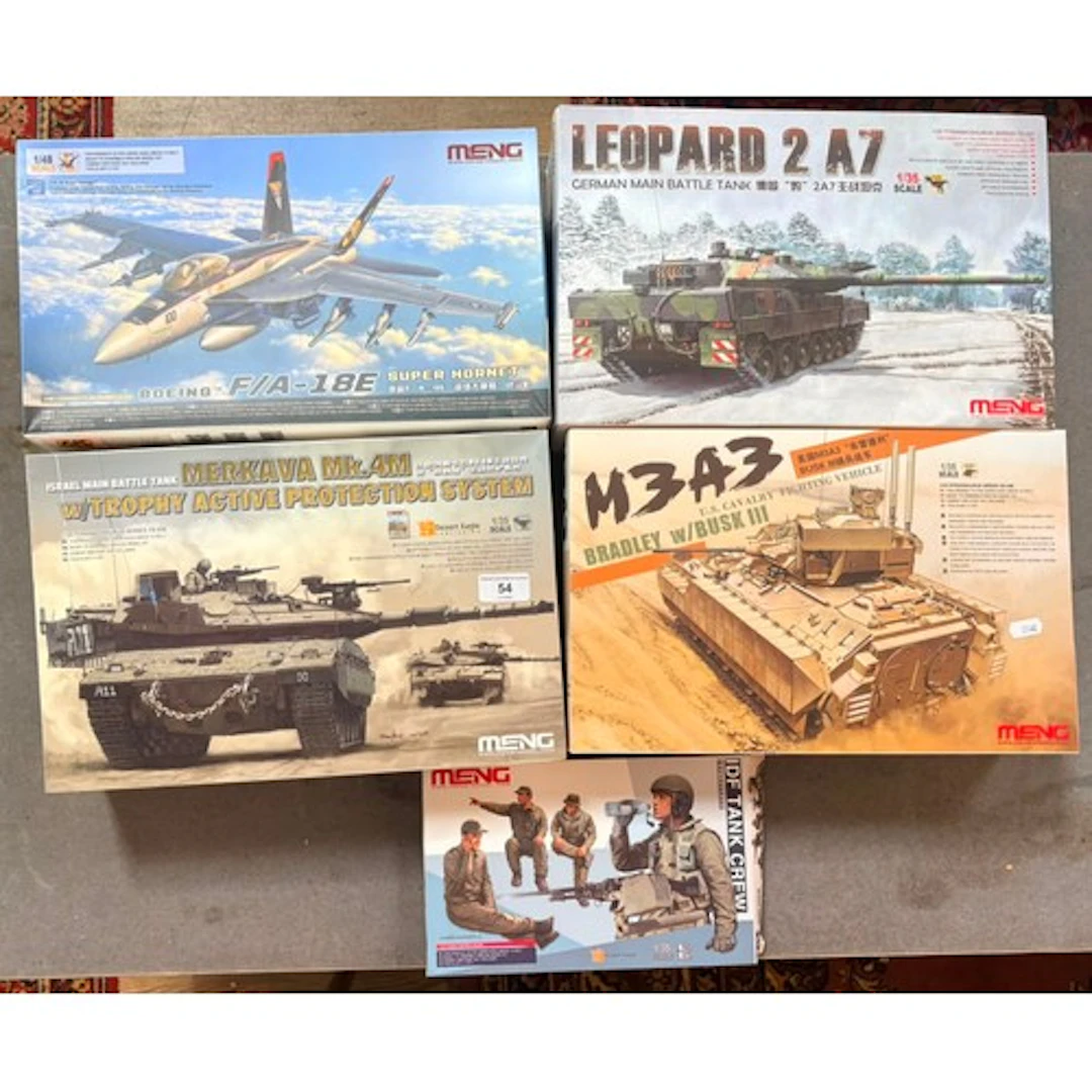 A group of five assorted Meng military model kits (4 x 1:35 ...