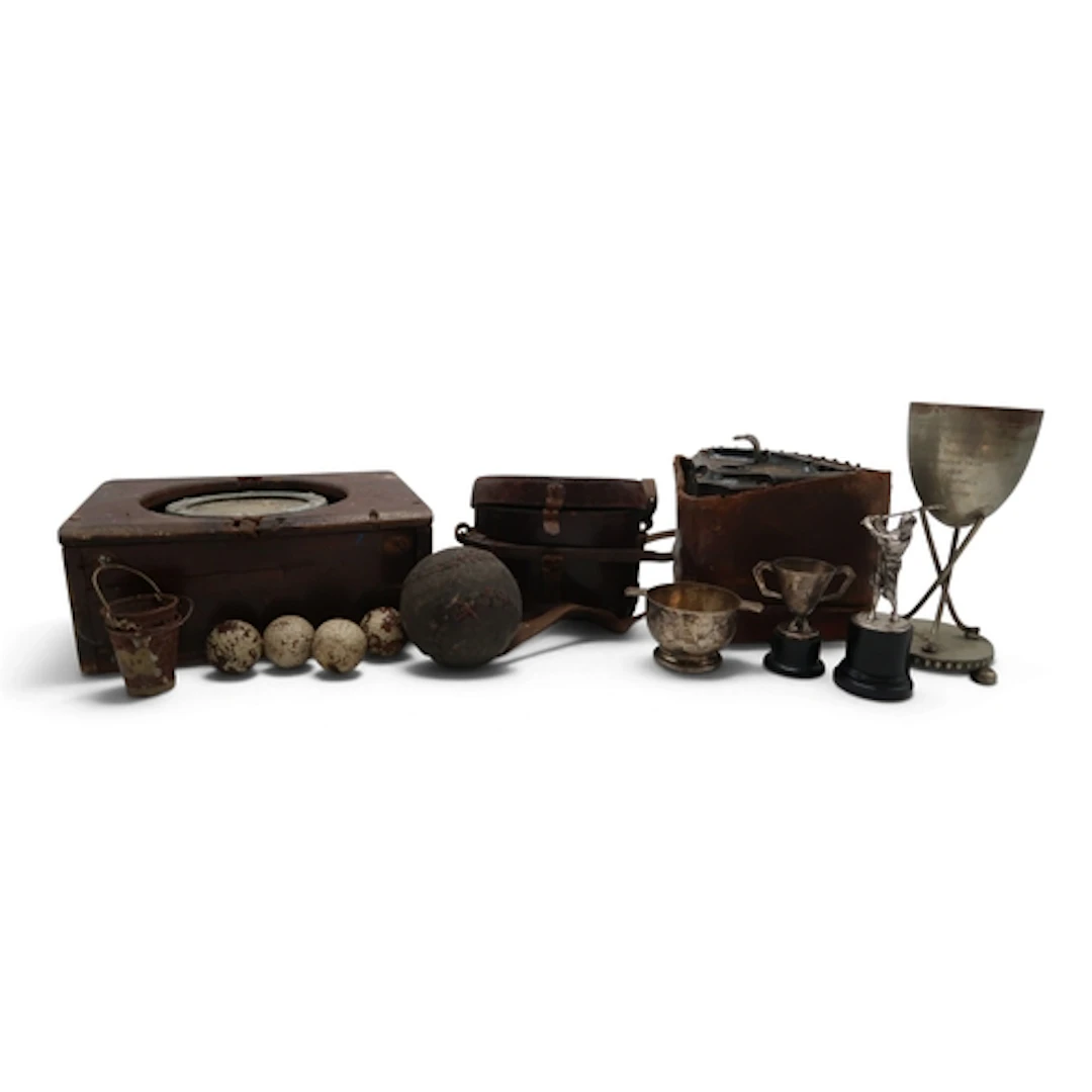 A Williams Cheque Punch, in leather case, with a selection o...