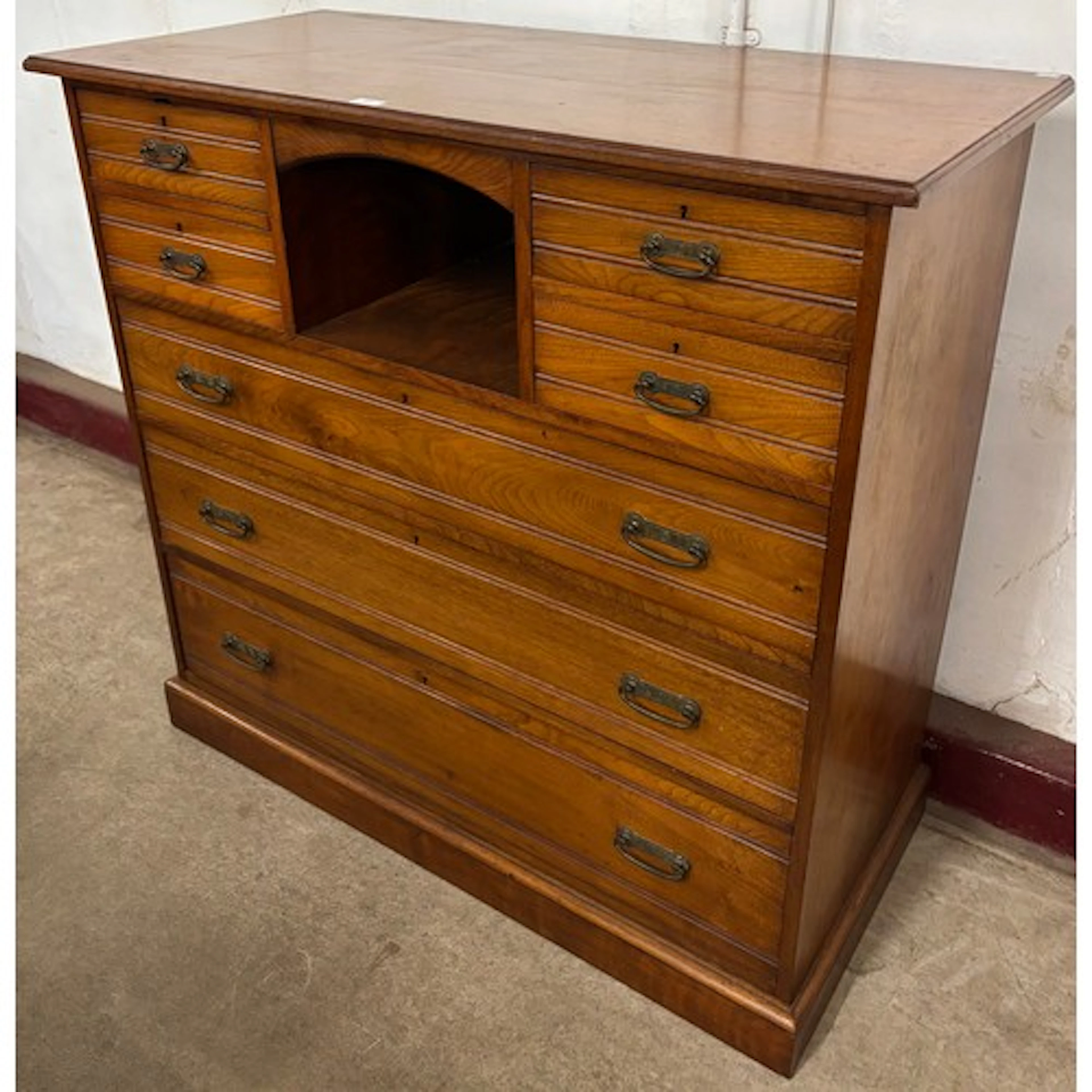 An Edward VII mahogany chest of drawers