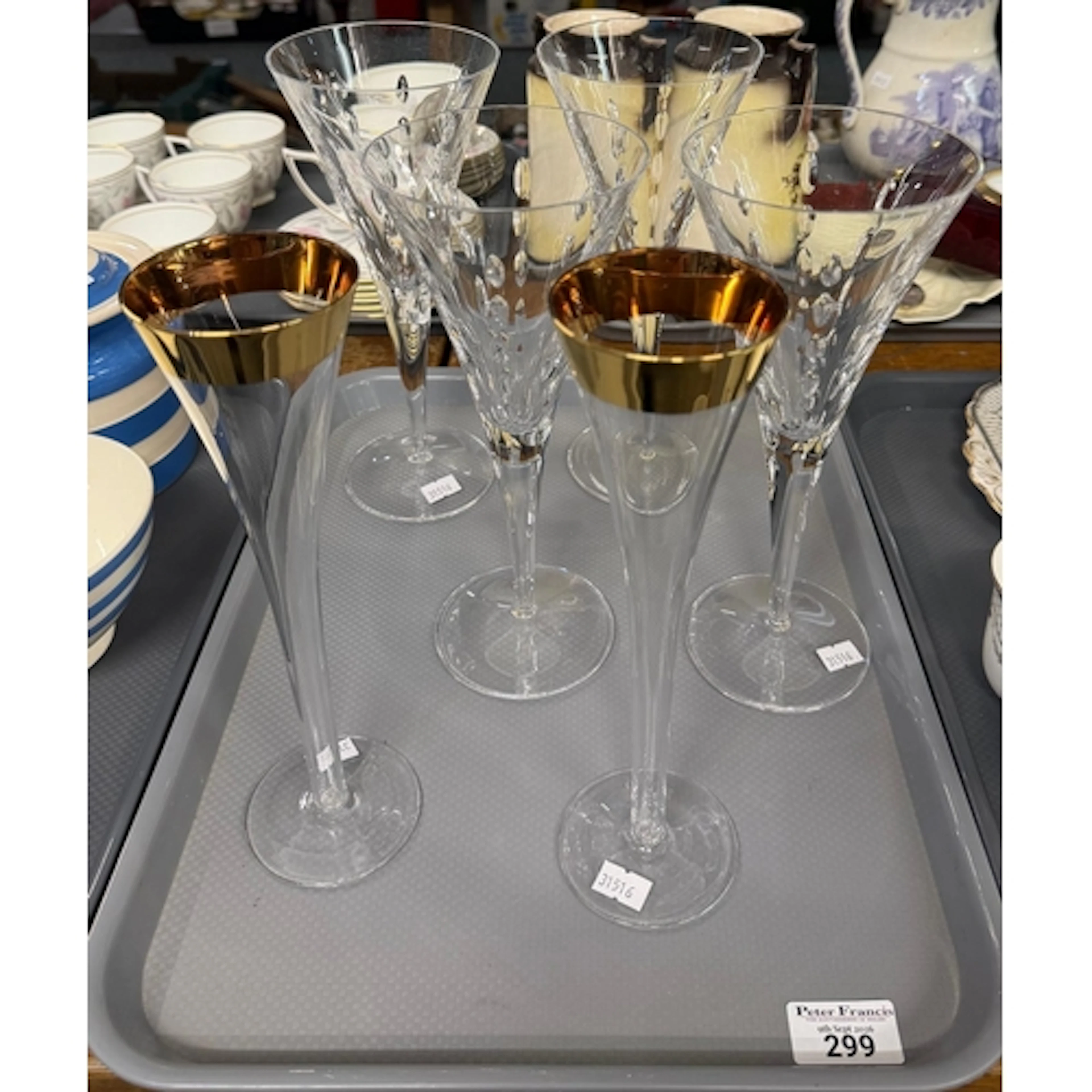 Tray of assorted glassware to include: two 'Hollywood Regenc...