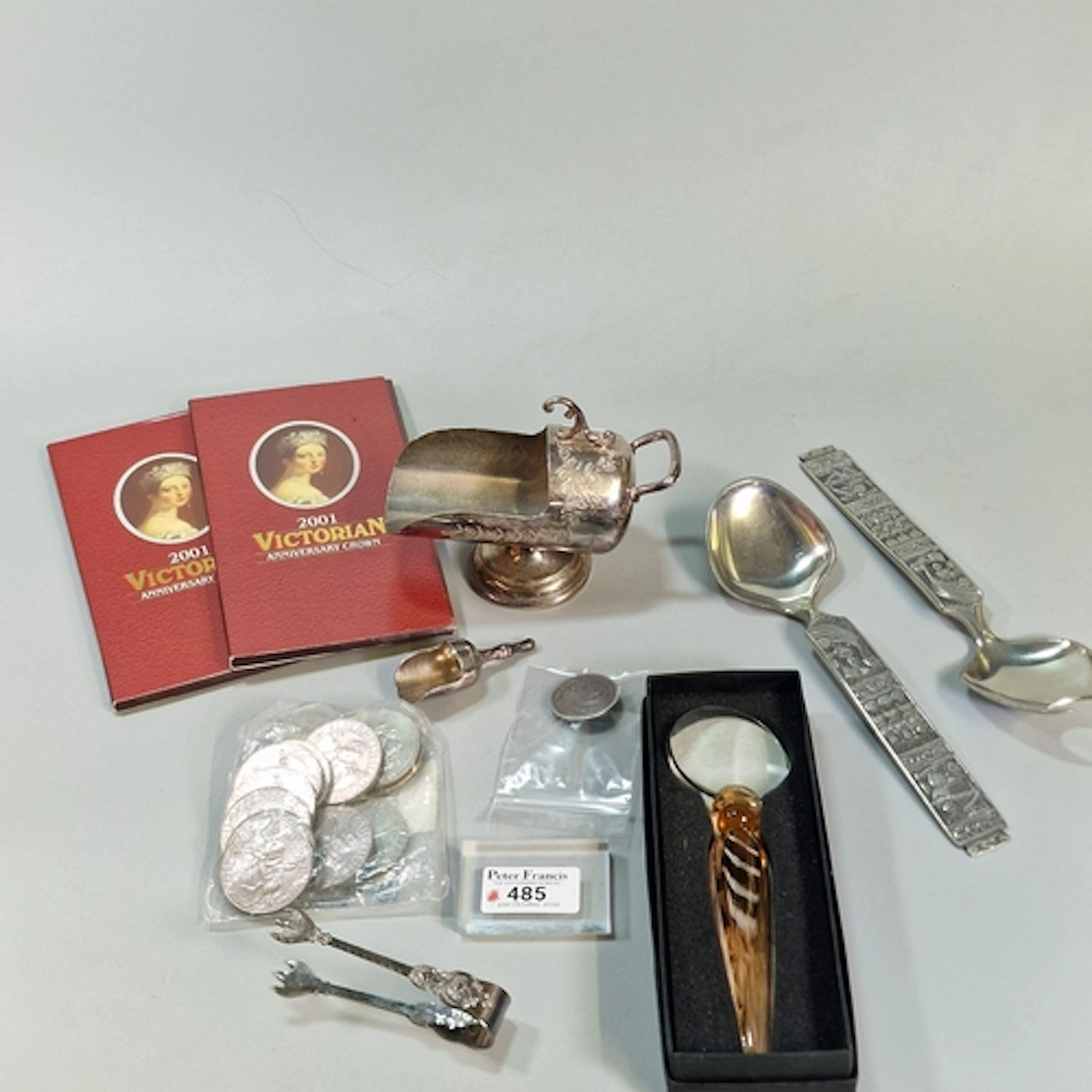 Box of oddments to include: Murano magnifying glass in origi...