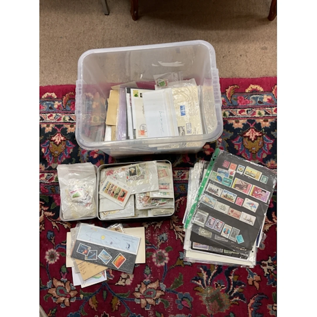 Box of stamps to inc packets, FDCs, mint and world, GB etc N...