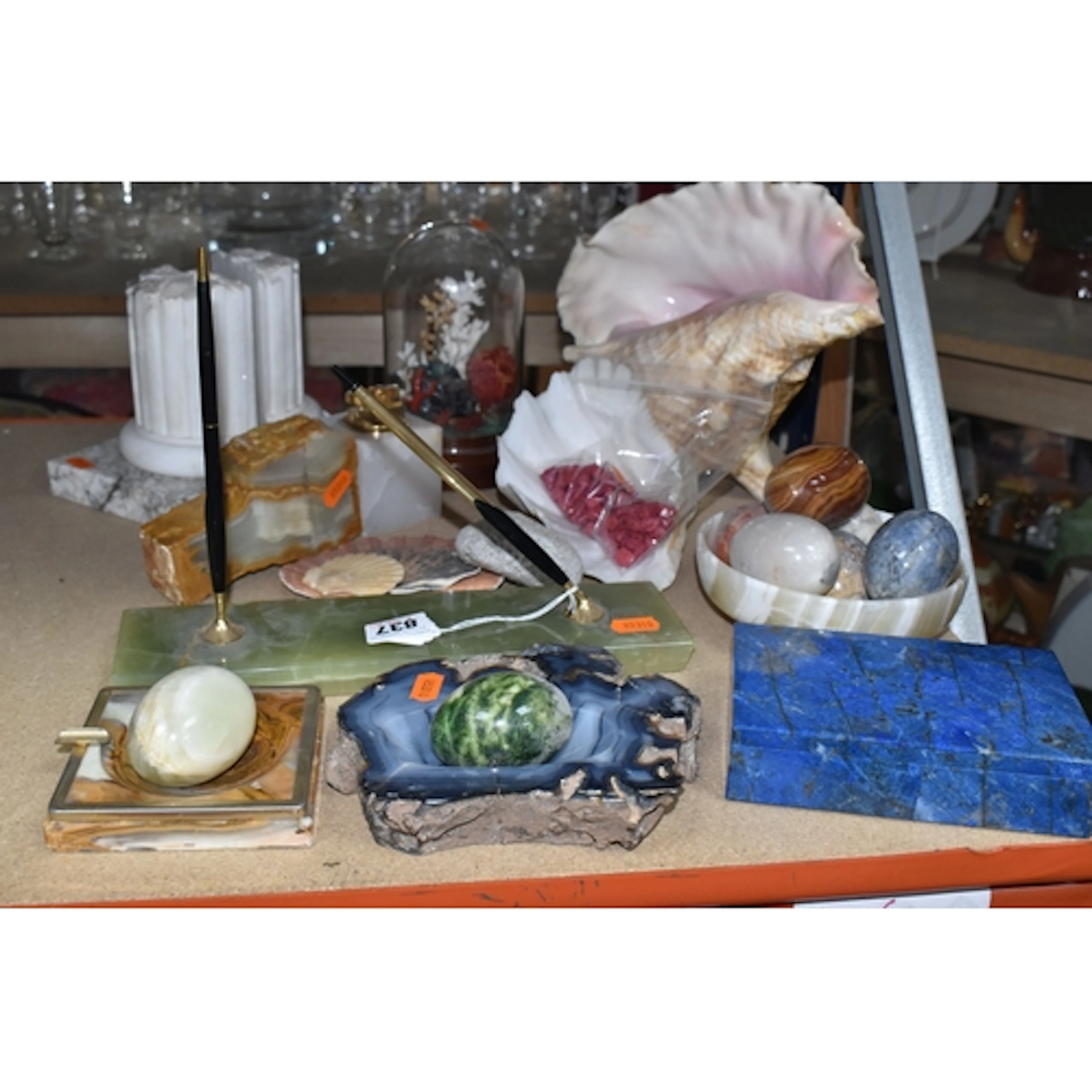A COLLECTION OF ASSORTED DECORATIVE ITEMS to include a pair ...