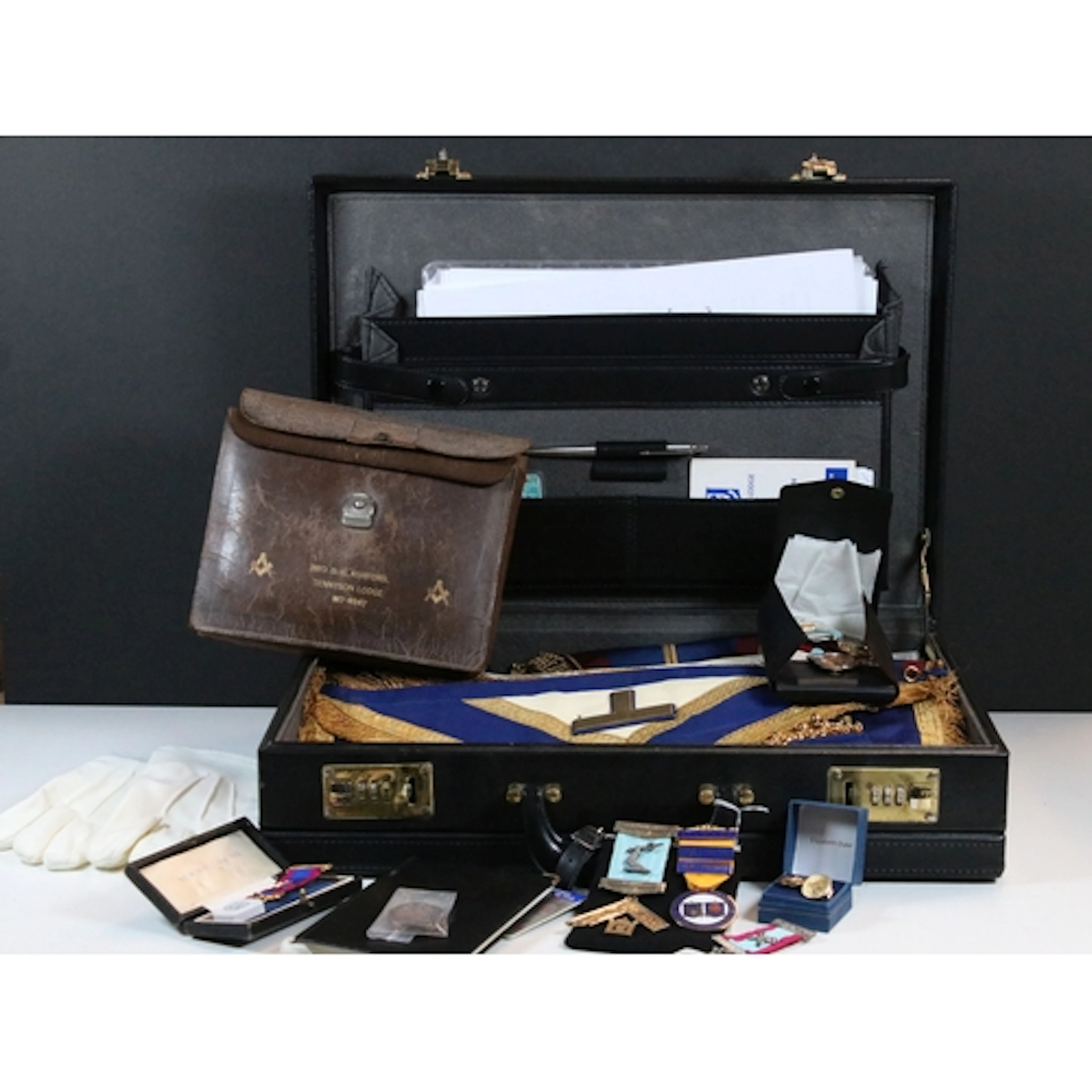 Masonic Interest - a collection of masonic regalia, to compr...