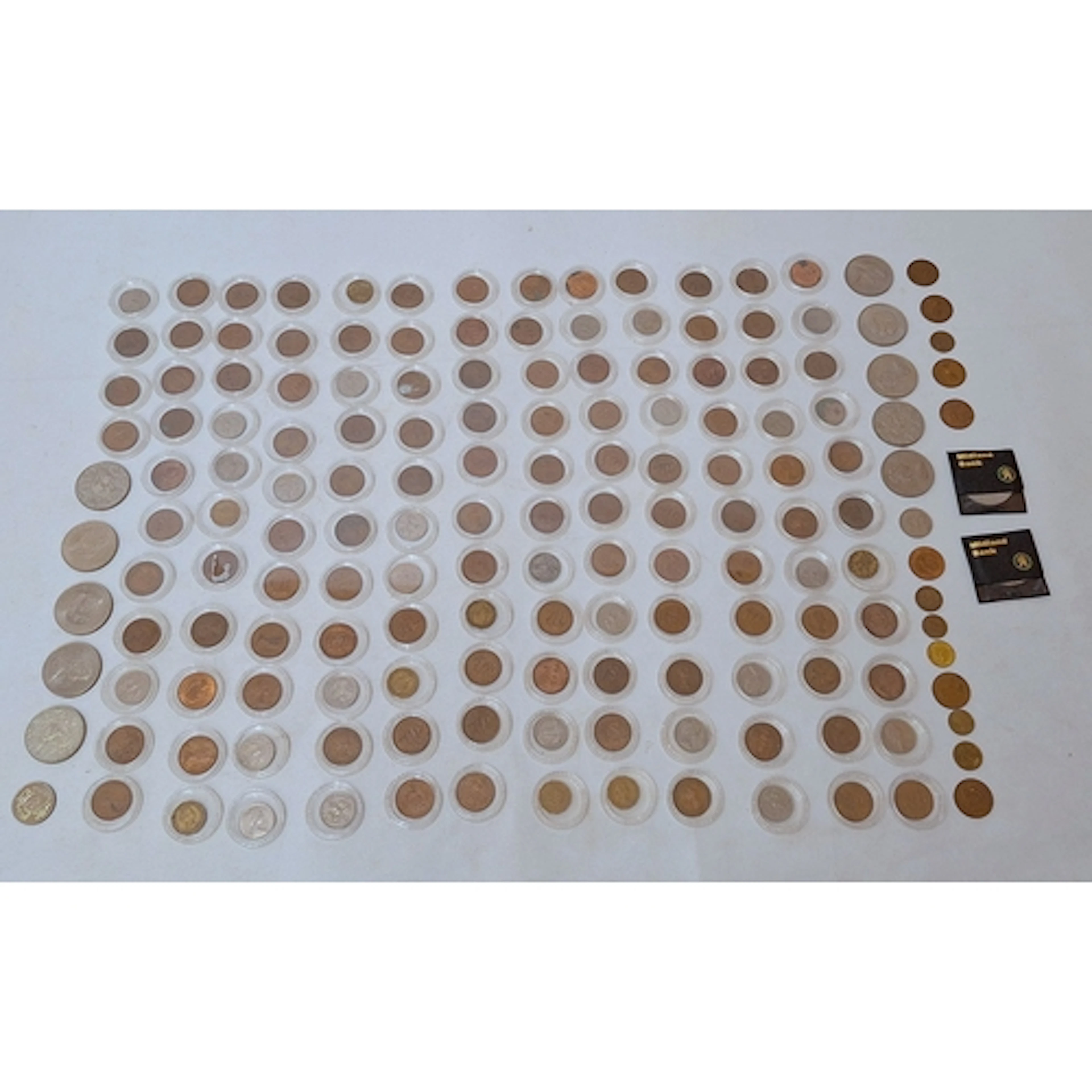 12 Commemorative Crowns, quantity old 1/2 pennies, 3 pence p...