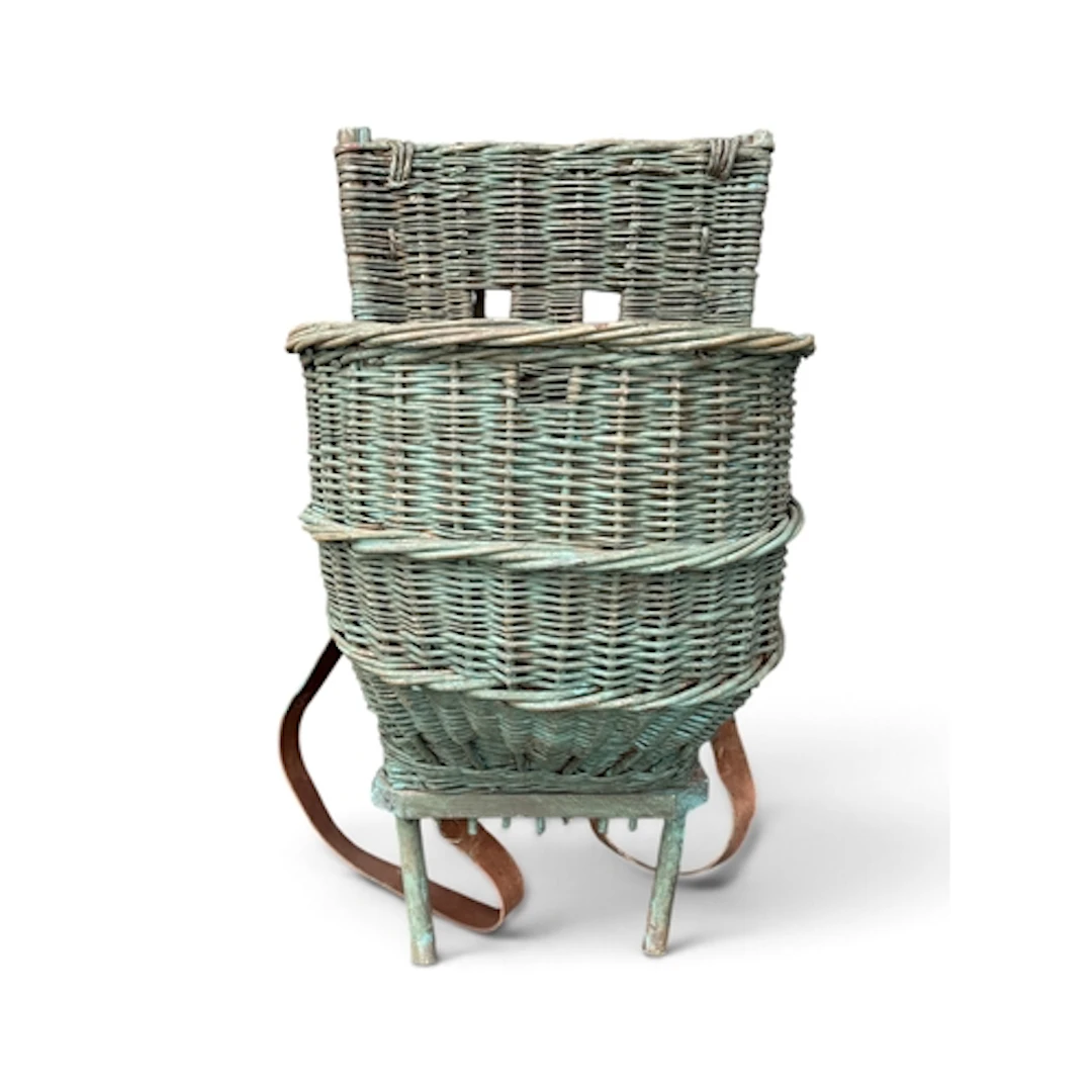 AN APPLE PICKERS WICKER BASKET 80cm x 40cm