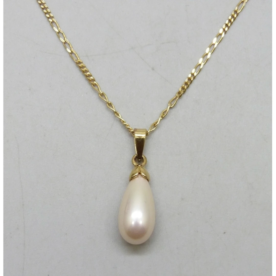 An 18ct gold figaro link necklace chain, 3.5g, with an unmar...