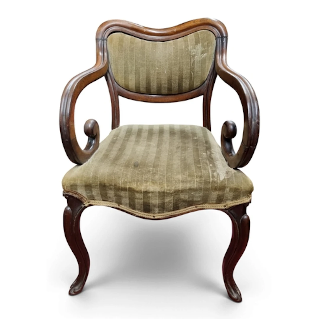A good 19th Century Mahogany Carver with carved cabriole sup...