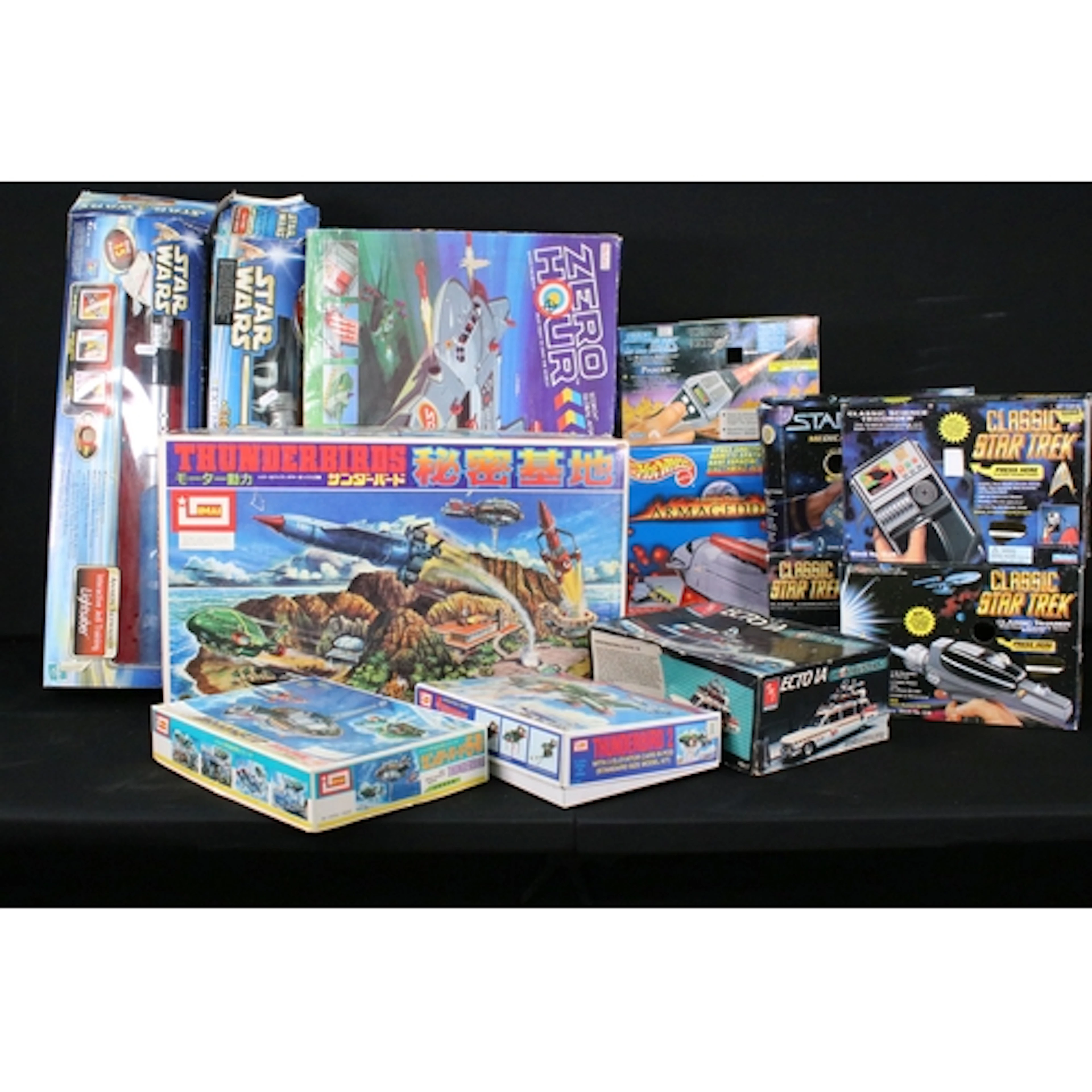 Collection of toys to include boxed Bandai Star Trek Phaser,...