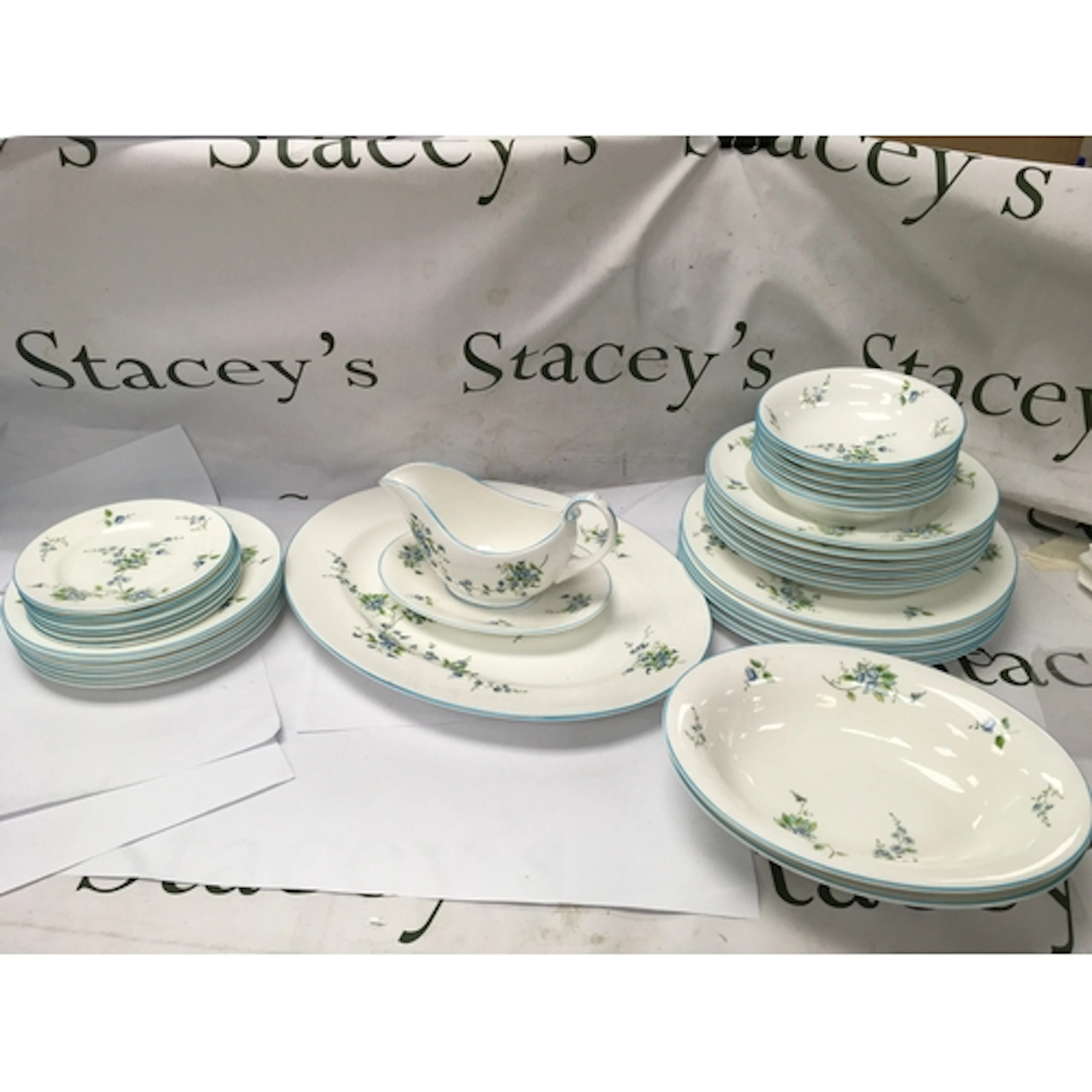 A Coalport dinner service in the tintern pattern.