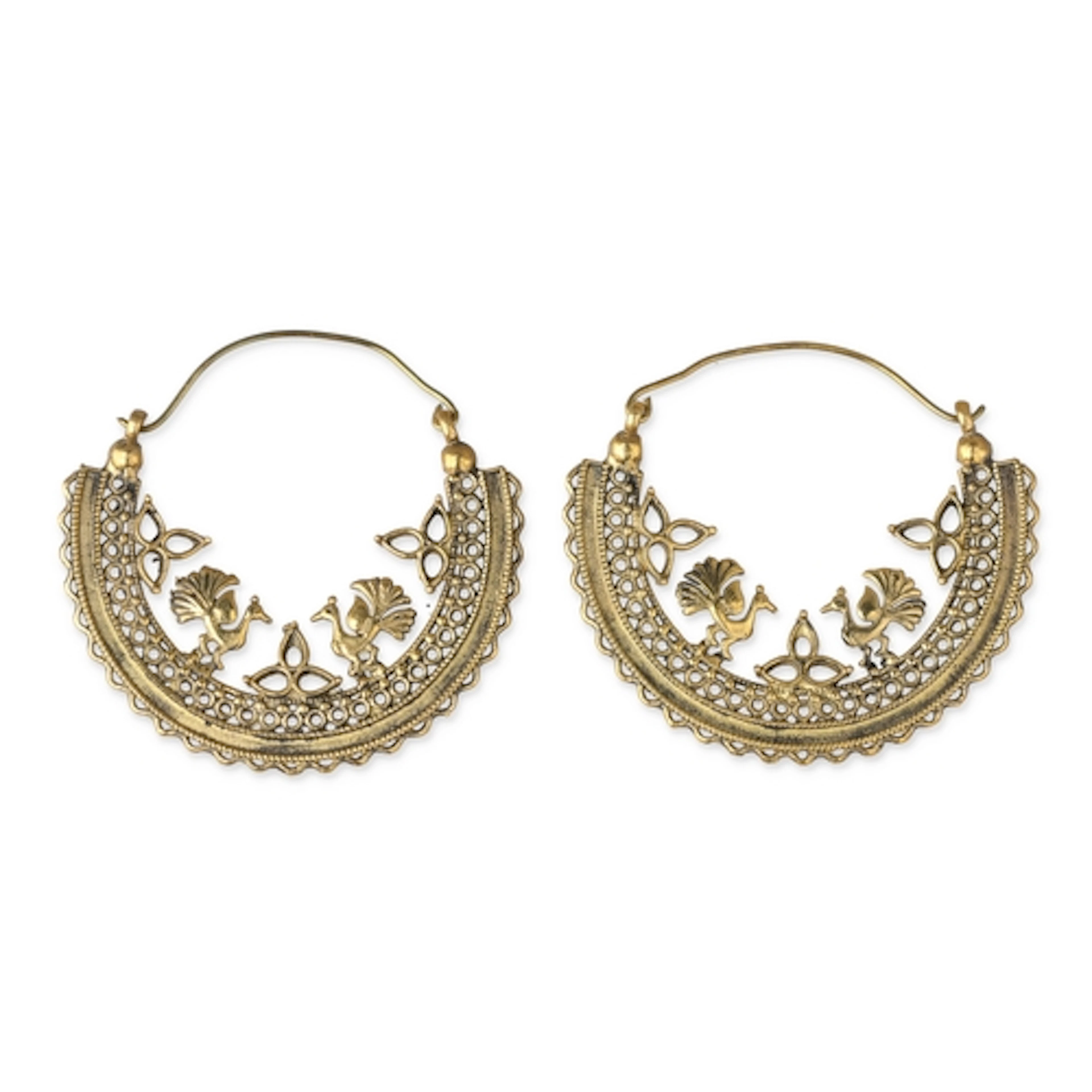 A 20TH CENTURY PAIR OF INDIAN GILT SILVER EARRINGS