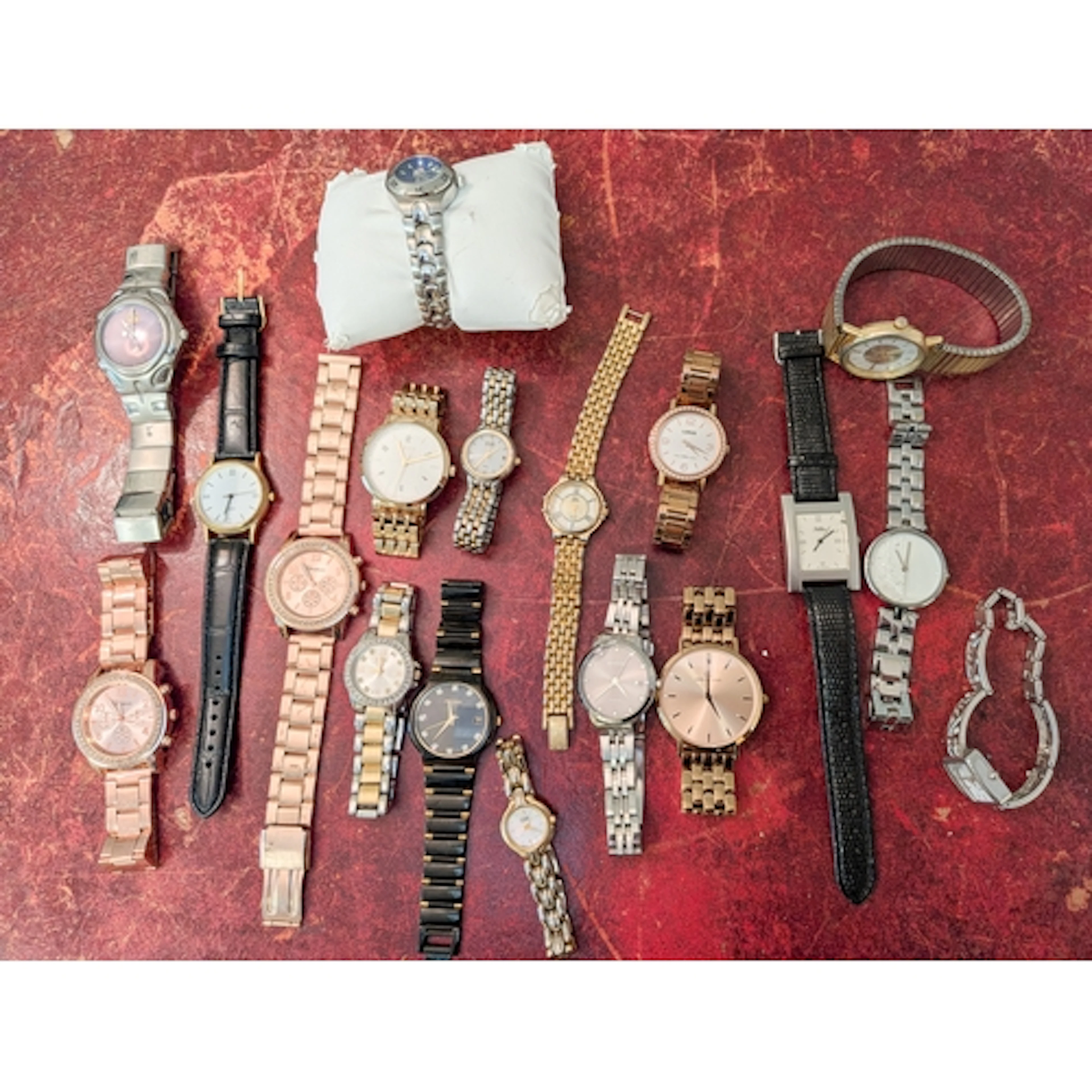 A collection of modern ladies dress watches to include Genev...