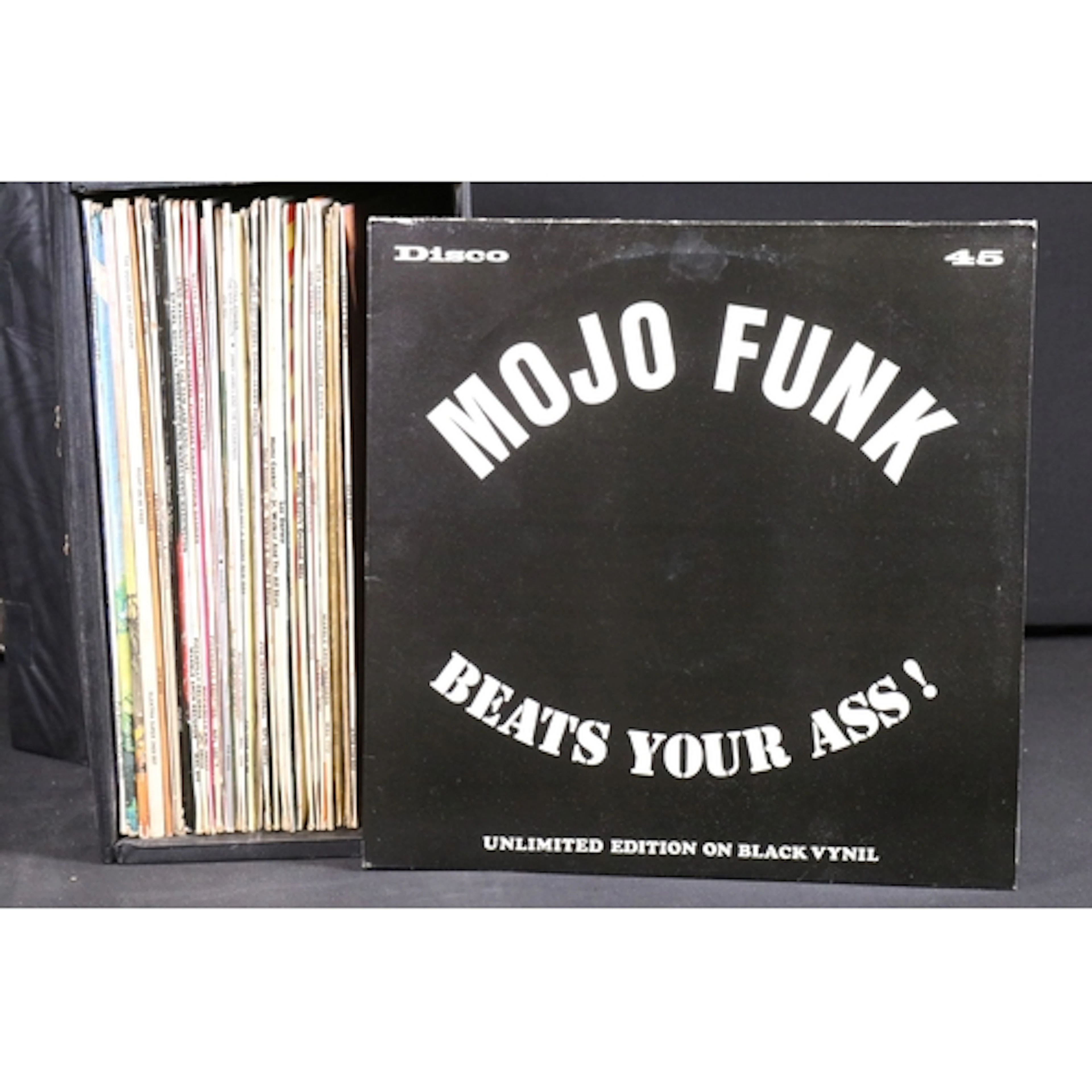 Vinyl - 33 UK pressing soul LPs and 1 12" to include Booker ...