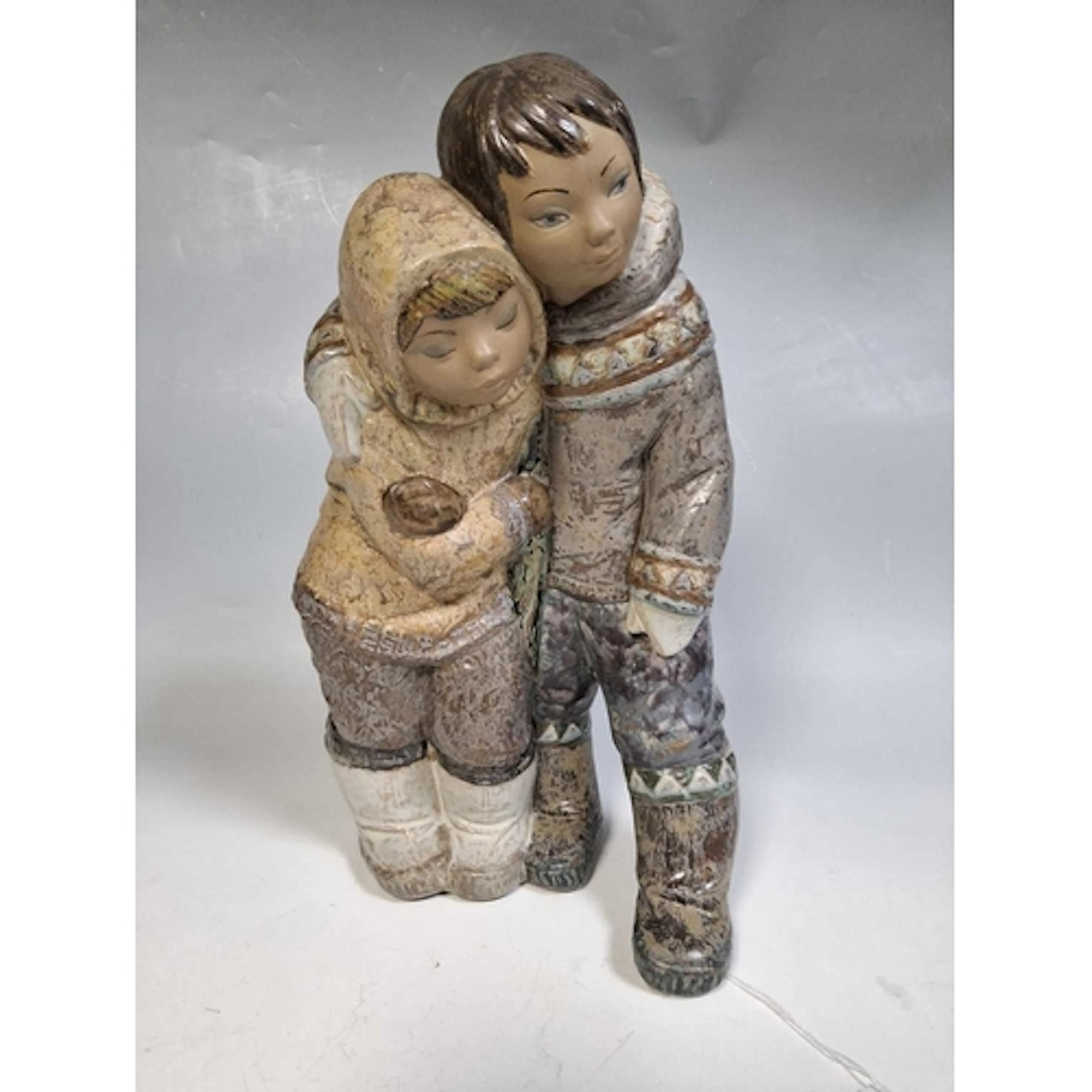 A LARGE LLADRO 'CHILDREN OF THE ARCTIC' (NINOS DEL ARTICO), ...