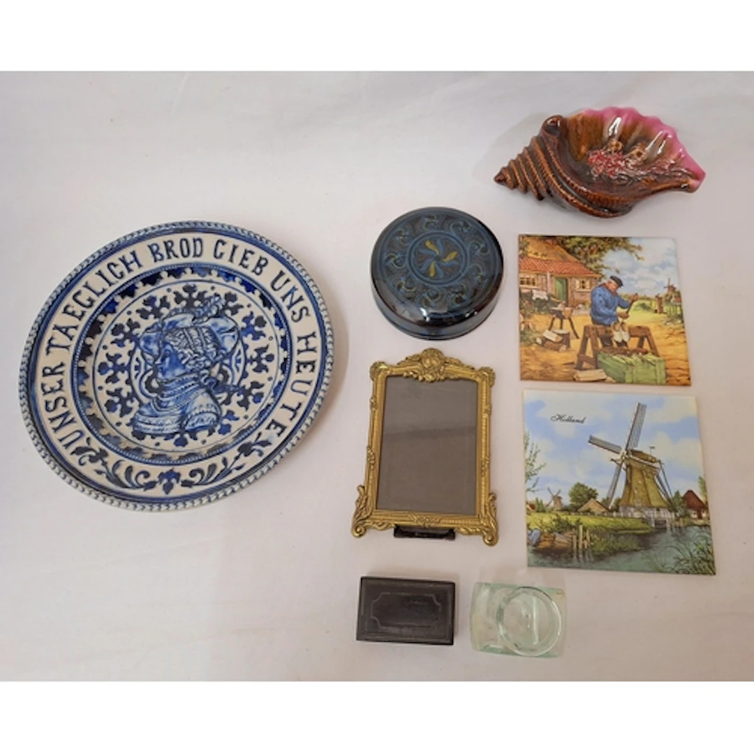 Vintage Valerius Style Ceramic Shell Dish, set of black with...