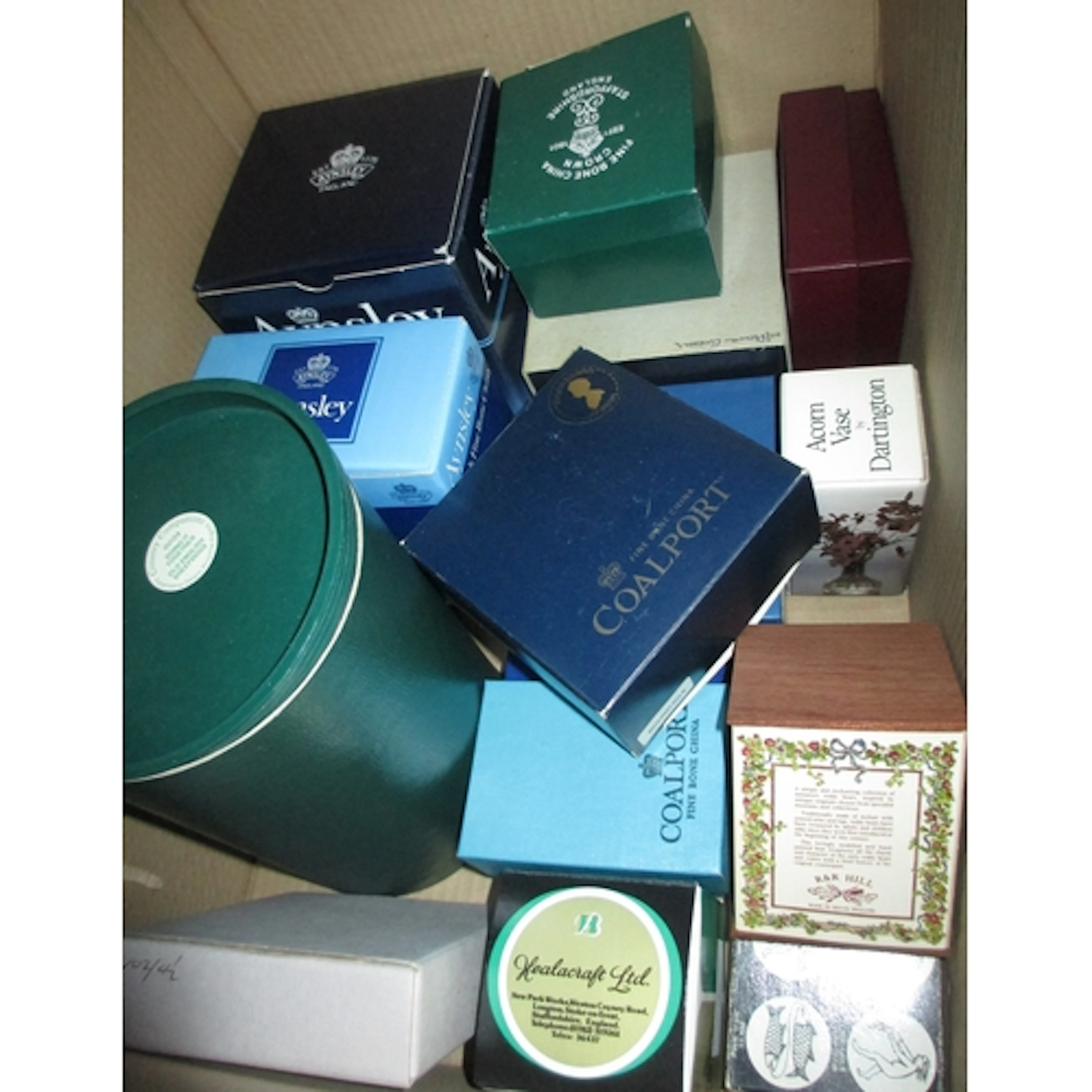 Quantity of boxed ceramics, including Aynsley, Coalport, and...