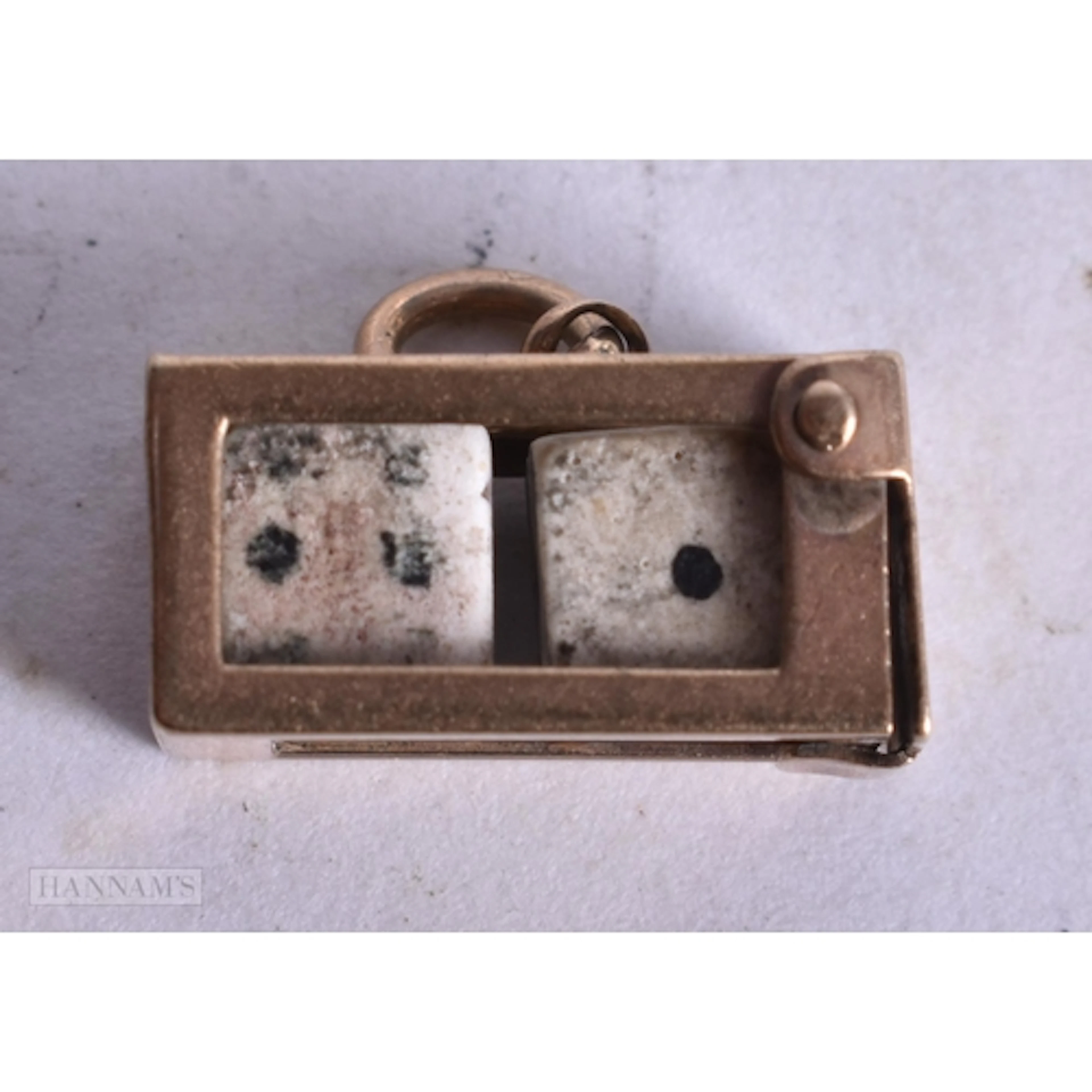 9ct gold lucky dice charm (2.2g). 1.5 cm x 1 cm.