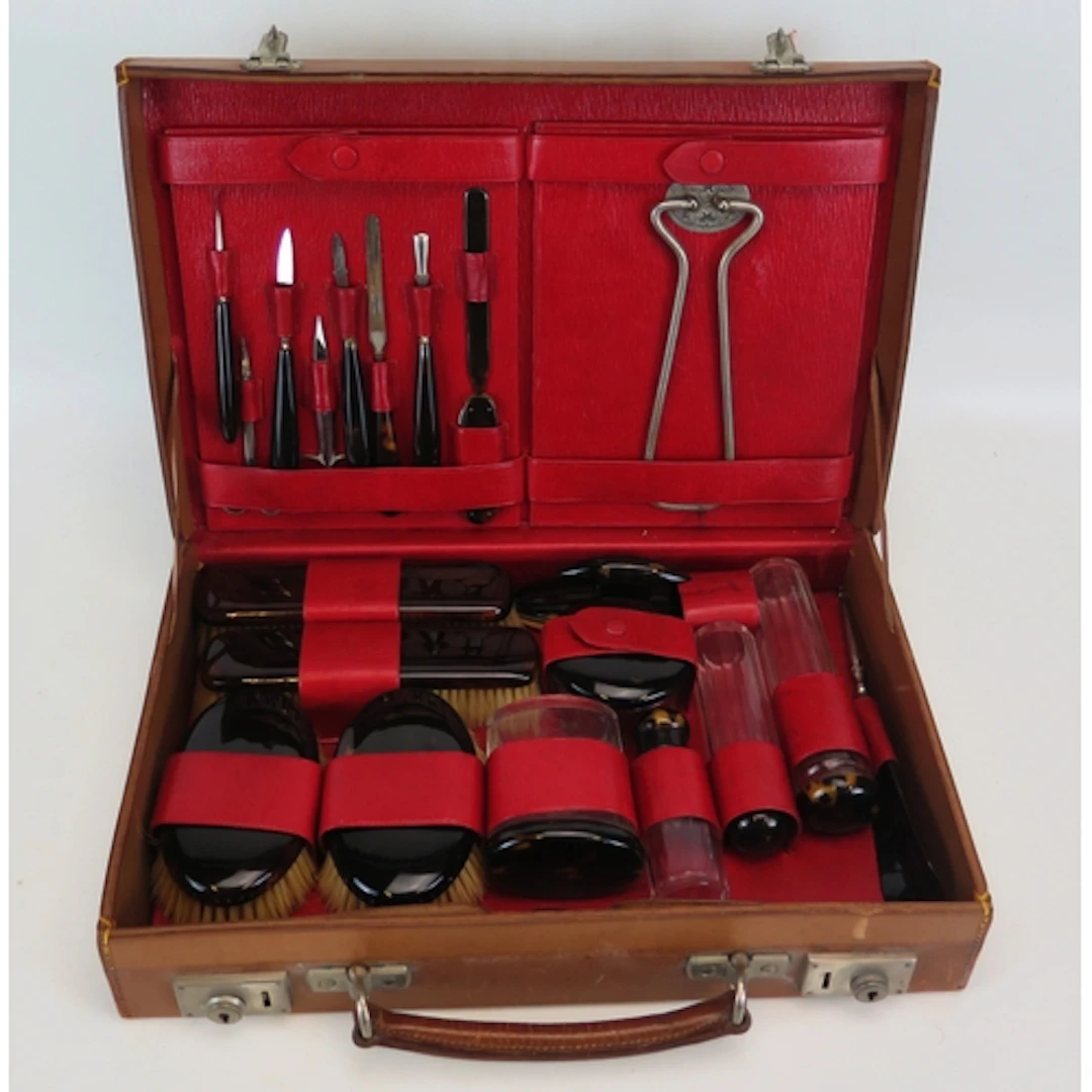 Gentleman's Tortoise shell vanity/grooming set in leather tr...