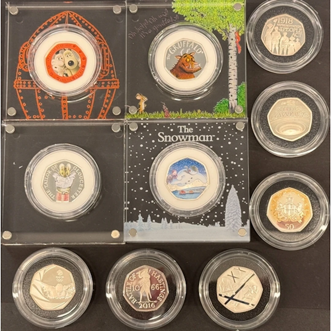 A group of 10 UK QEII 50p silver proof coins, comprising 201...