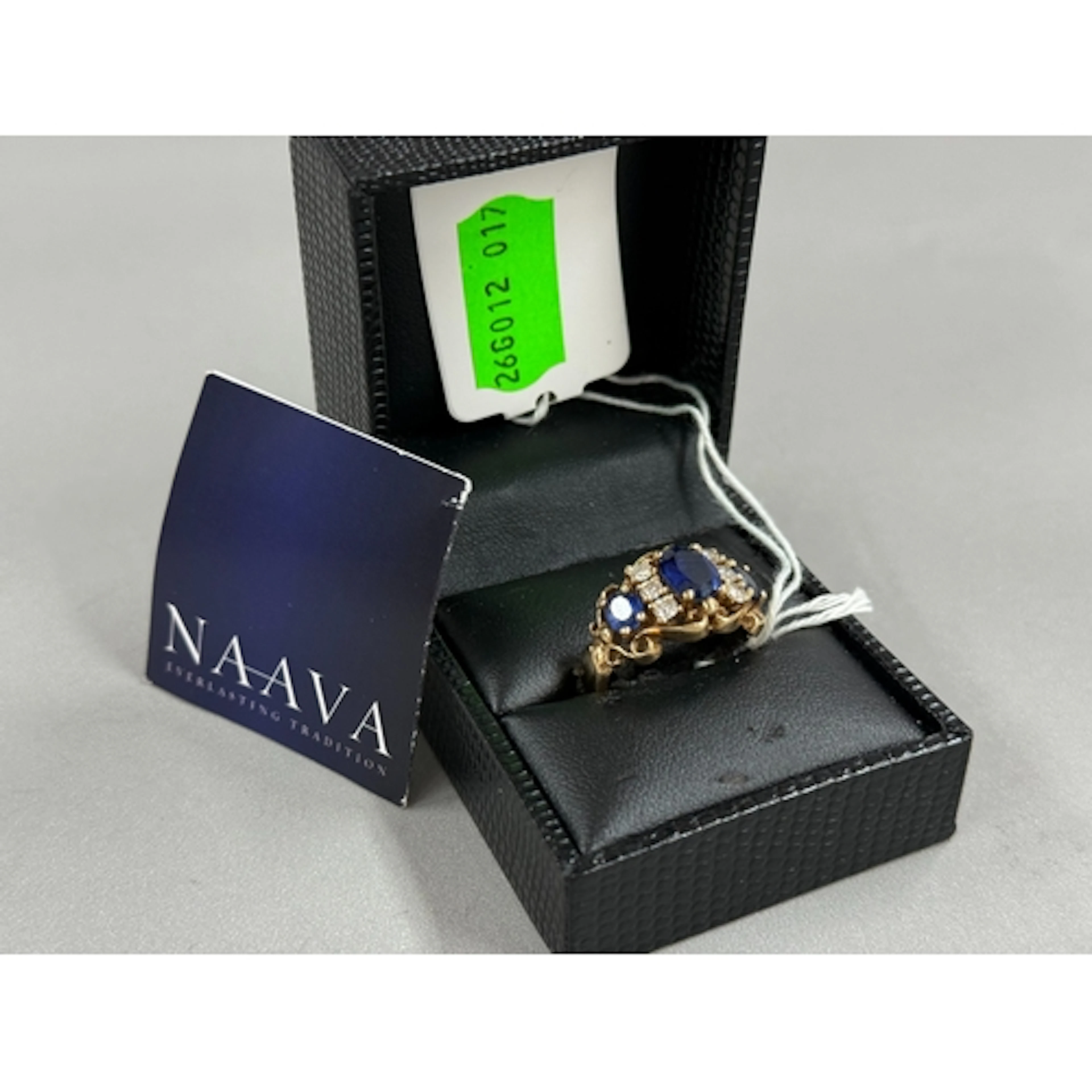Jewellery: a statement yellow metal ring, marked 14k and tes...