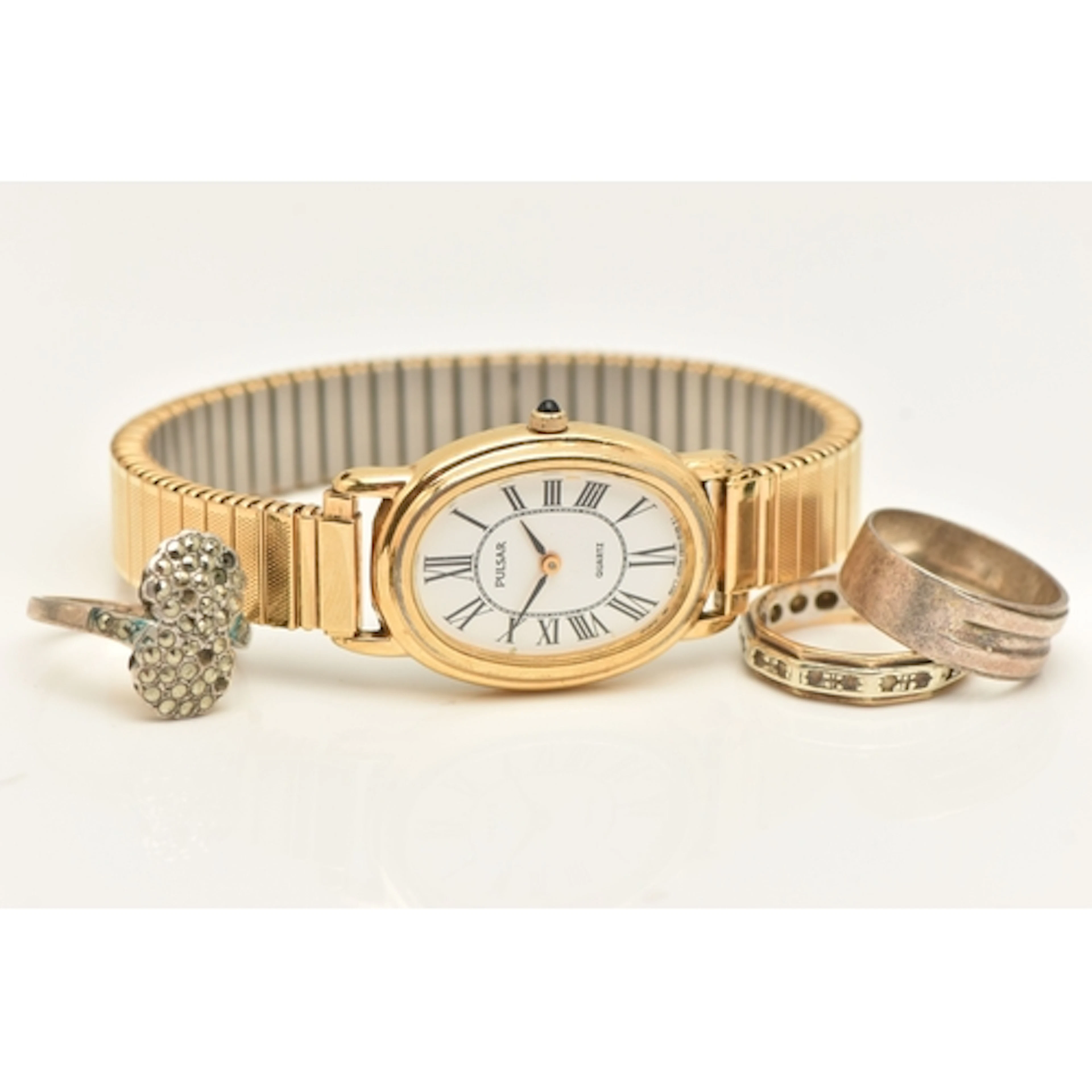 THREE RINGS AND A LADIES QUARTZ WRISTWATCH, to include bi-co...