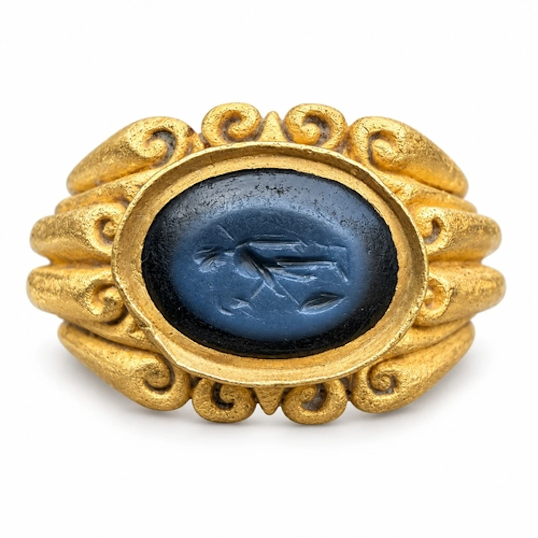 A substantial and finely worked Roman gold ring, the broad s...